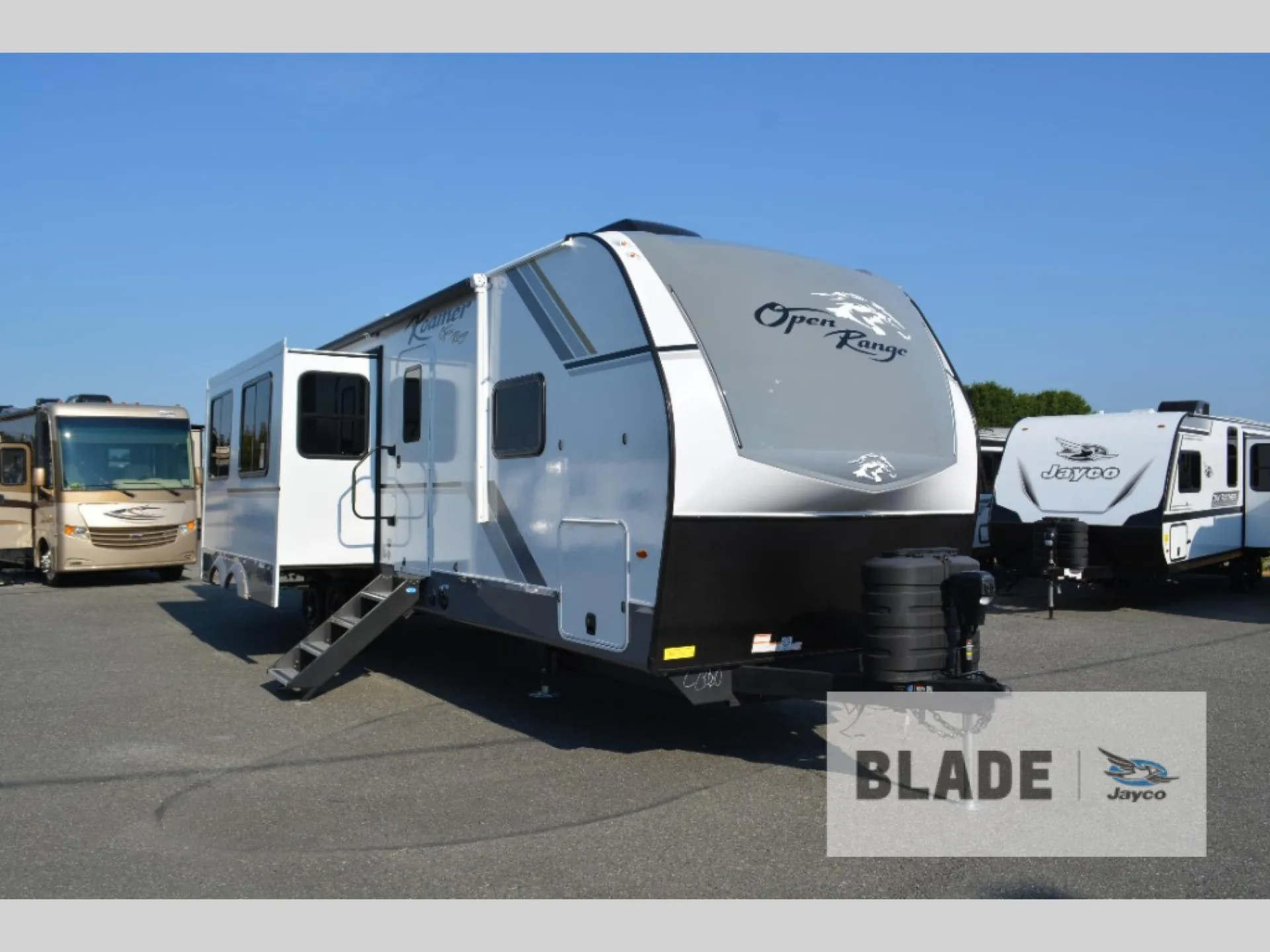 2027 Highland Ridge Roamer Light Duty 31TBTS dealer photo 1 from Blade RV Center