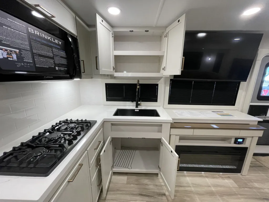 2027 Brinkley Model I 290, Photos photo 23