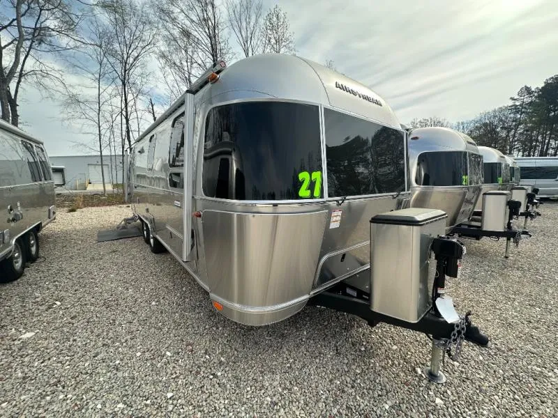 2026 Airstream International 27FB - Photo 4