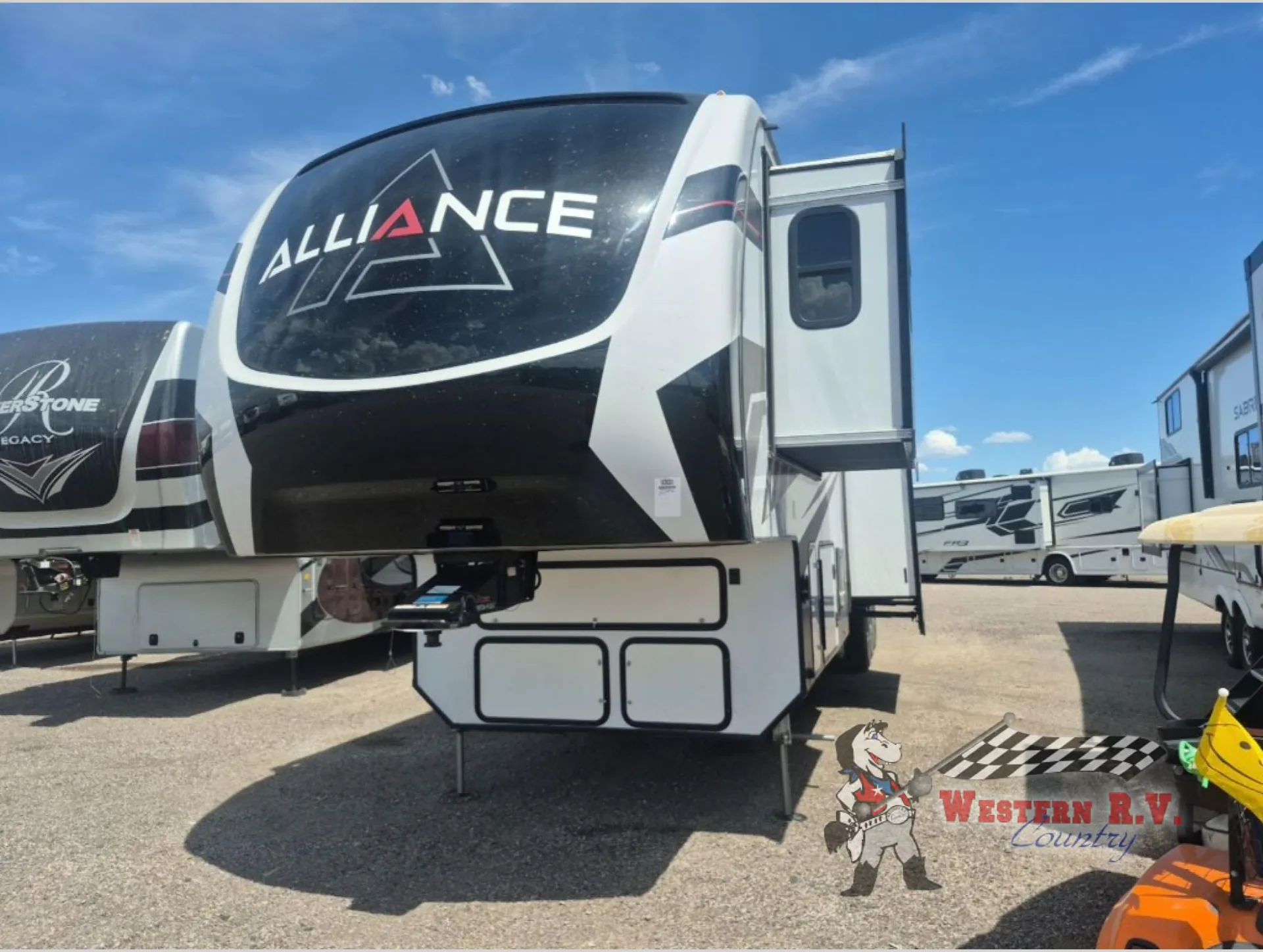 2022 Alliance RV Valor 41V15 - Photo 2