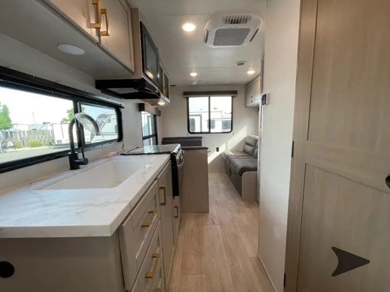 2027 Jayco Jay Flight 210QBW - Photo 3