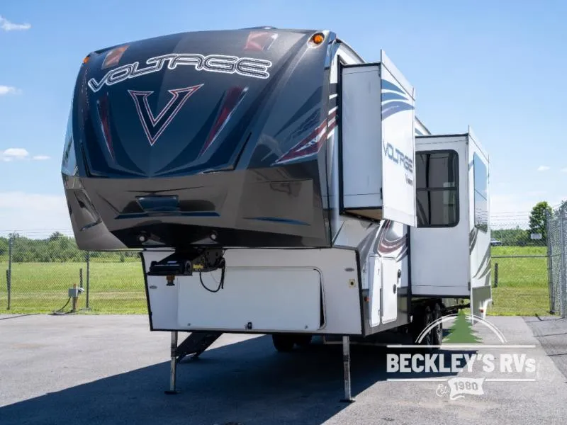 2016 Dutchmen RV Voltage V-Series Used    V3005 - Photo 2