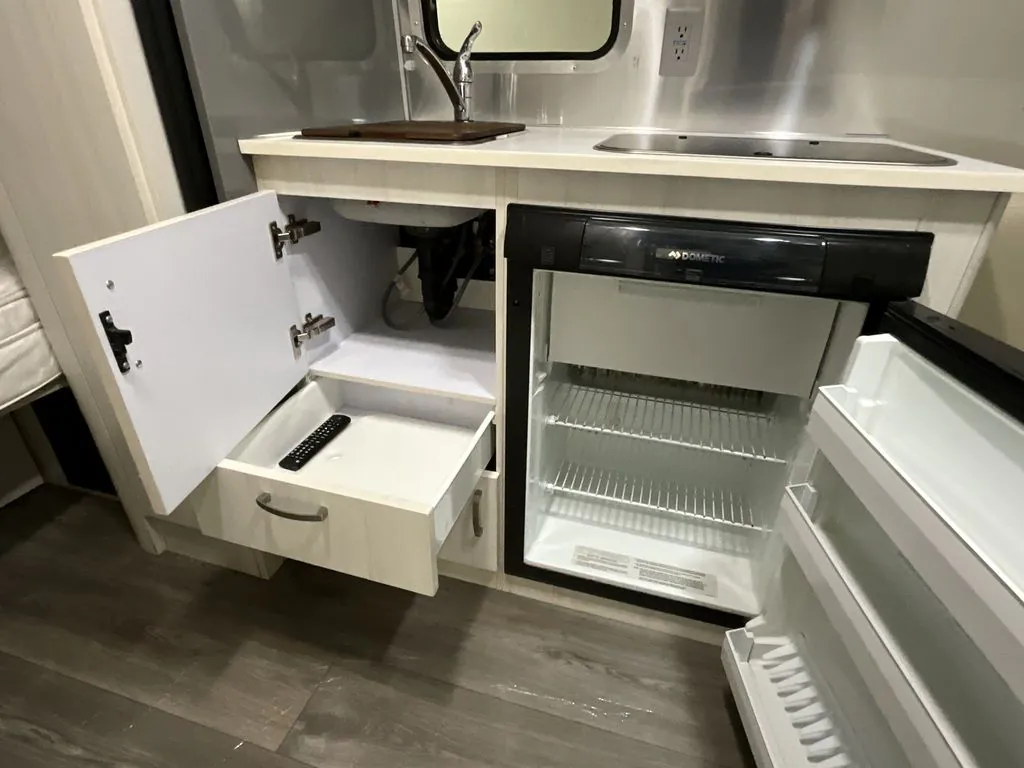2017 Airstream Sport 16RB - Photo 4
