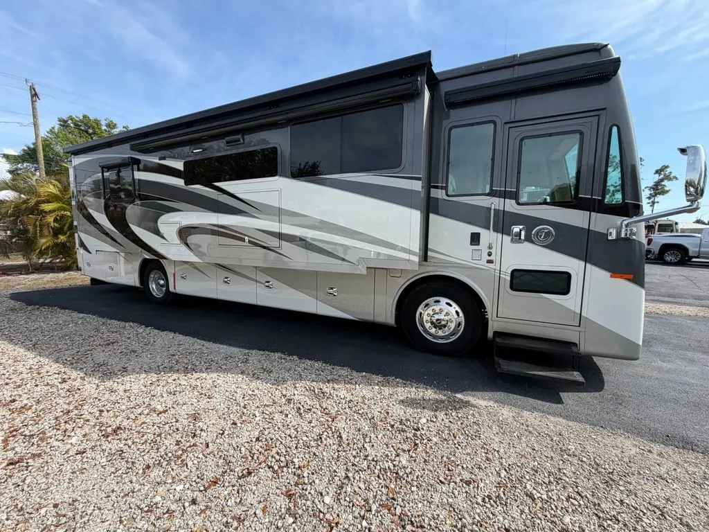 2020 Tiffin Motorhomes Phaeton 37 - Photo 3