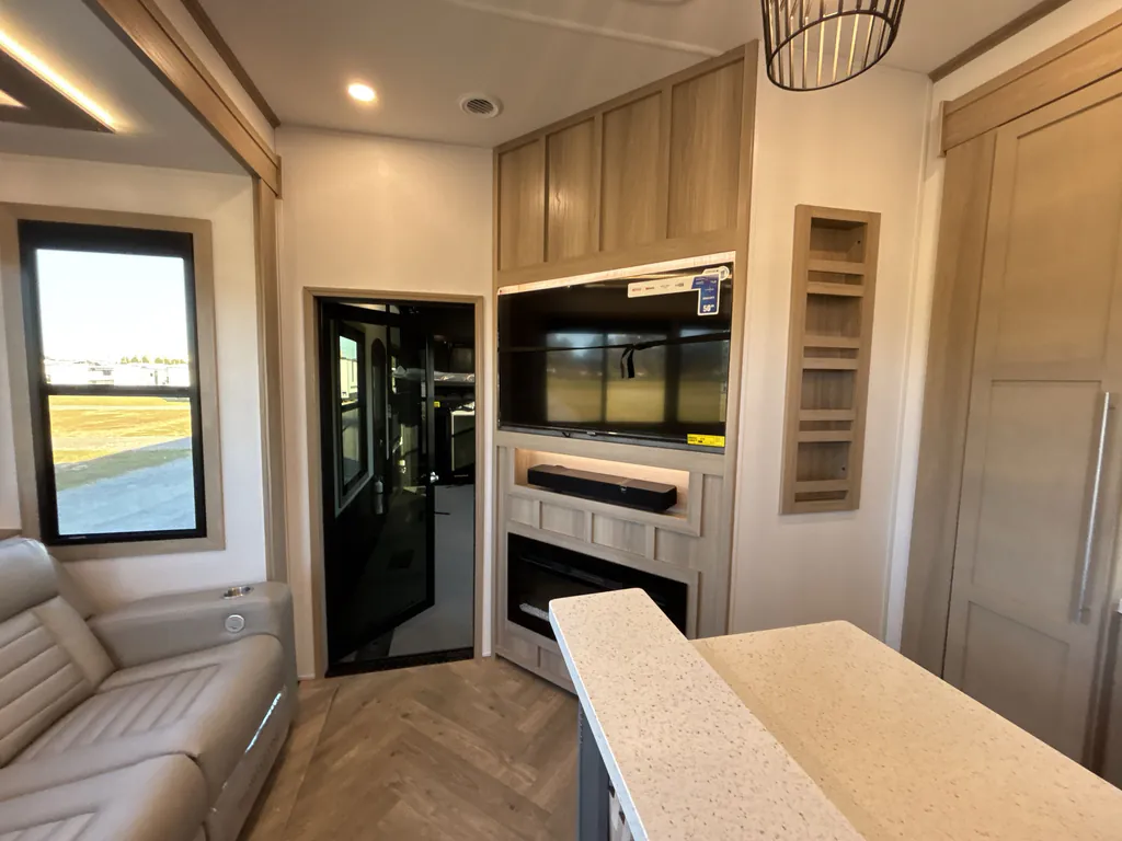 2026 Keystone Raptor 415, Photos photo 15