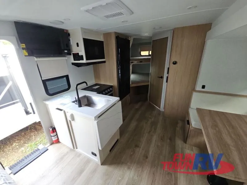 2026 Winnebago Thrive 22MBH - Photo 4