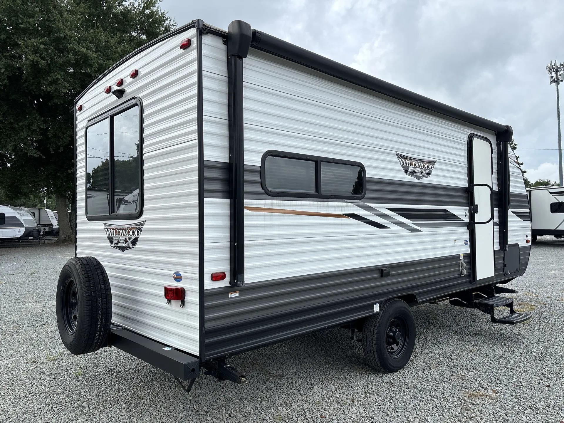 2022 Forest River Wildwood FSX 169RSK — campside