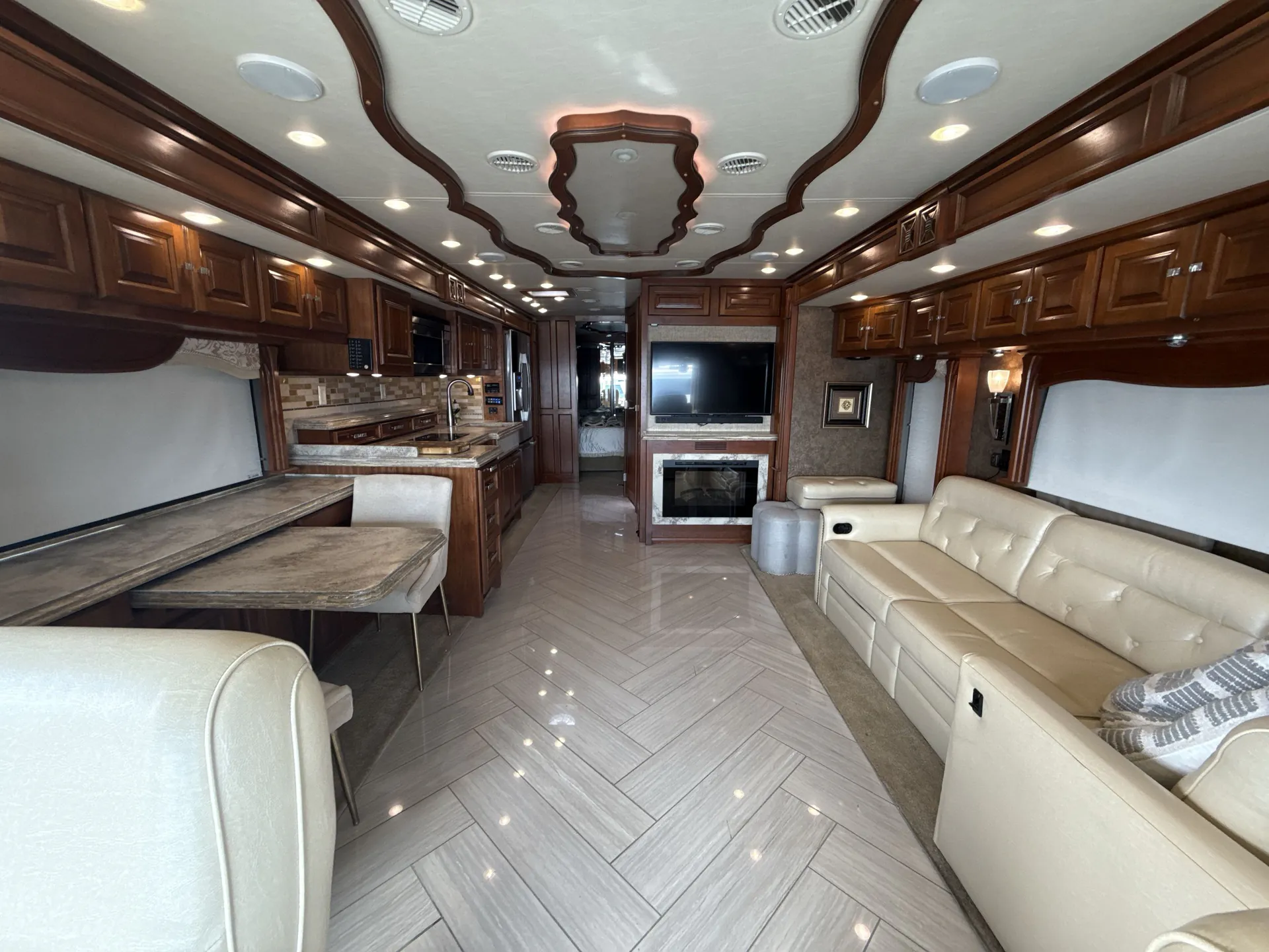 2014 Tiffin Allegro Bus 37 AP — living area main