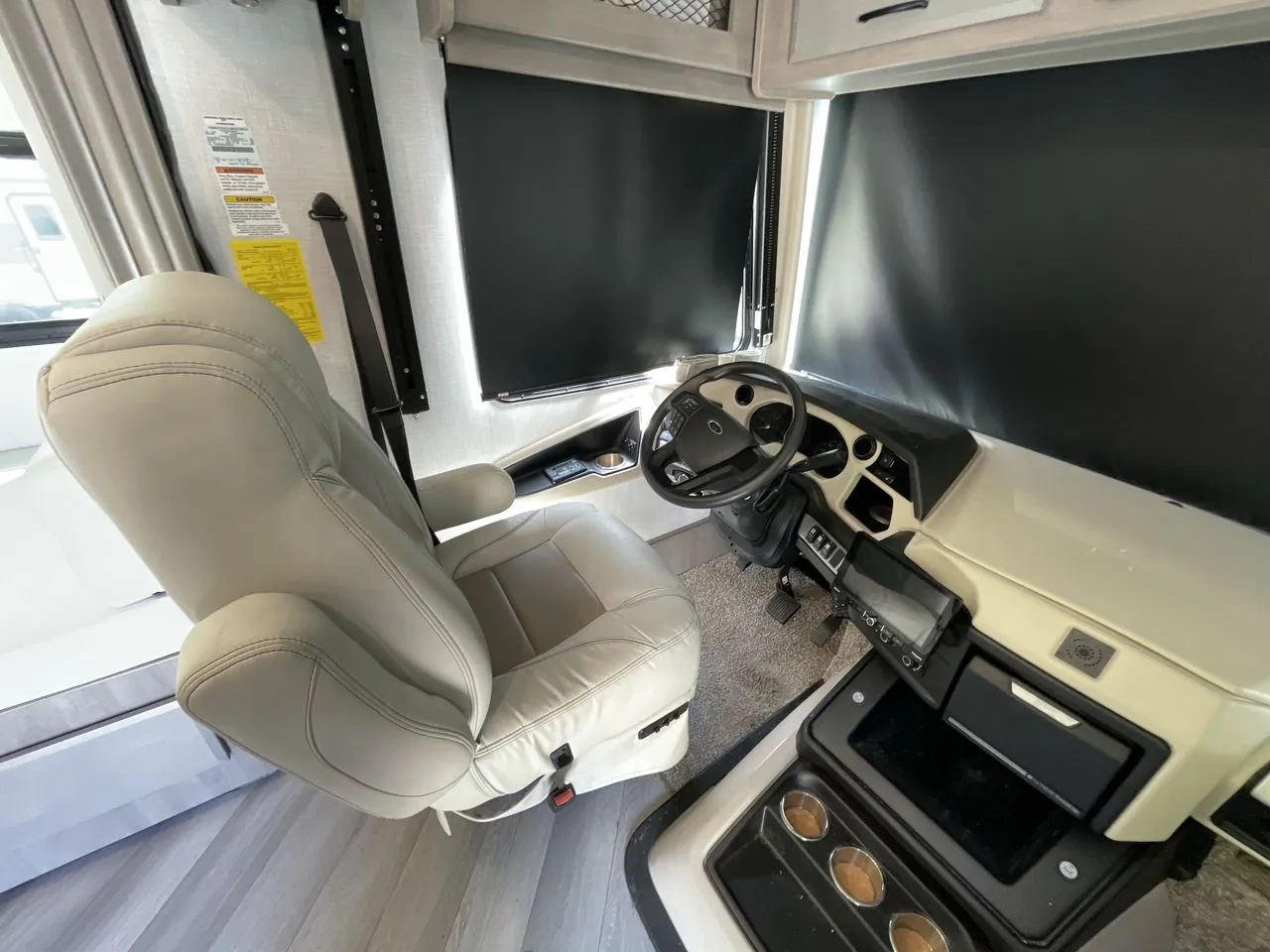 2024 Holiday Rambler Invicta 34MB - Photo 4