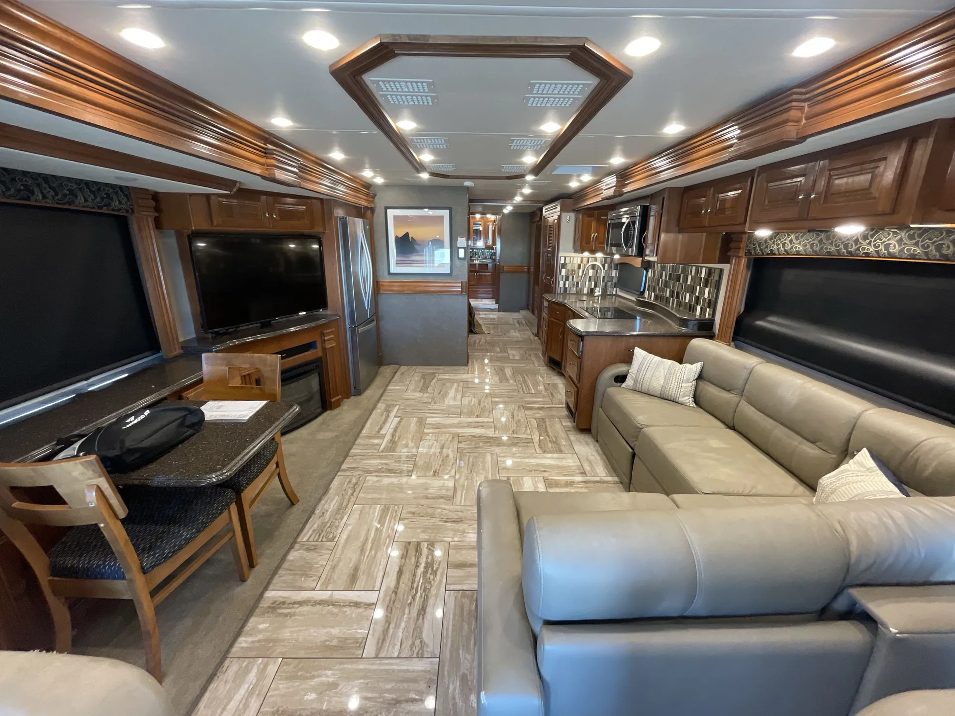 2017 fleetwood Discovery Lxe 40D — living area main