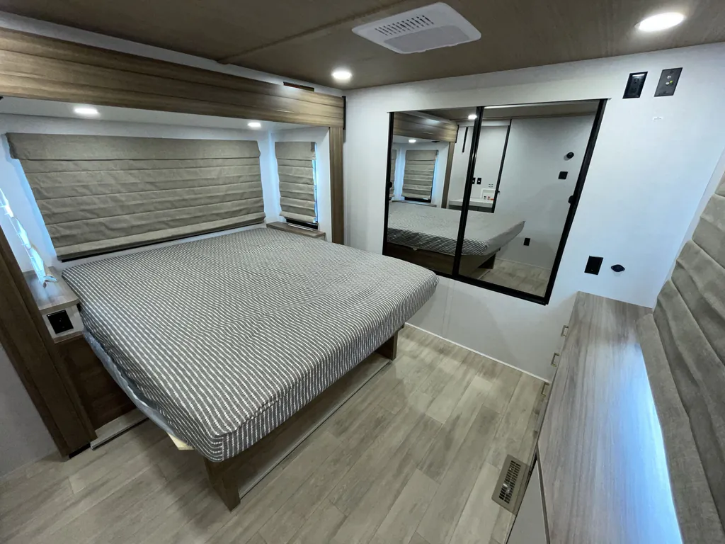2027 Forest River Vibe 3400SB, Photos photo 15