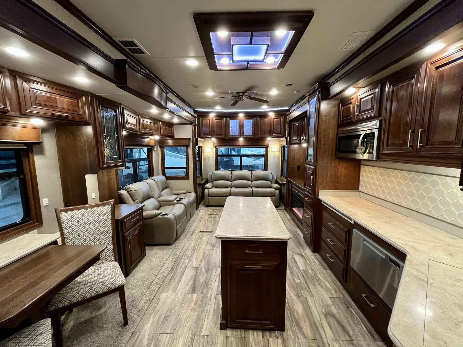2018 DRV Mobile Suites 40KSSB4 - Photo 3
