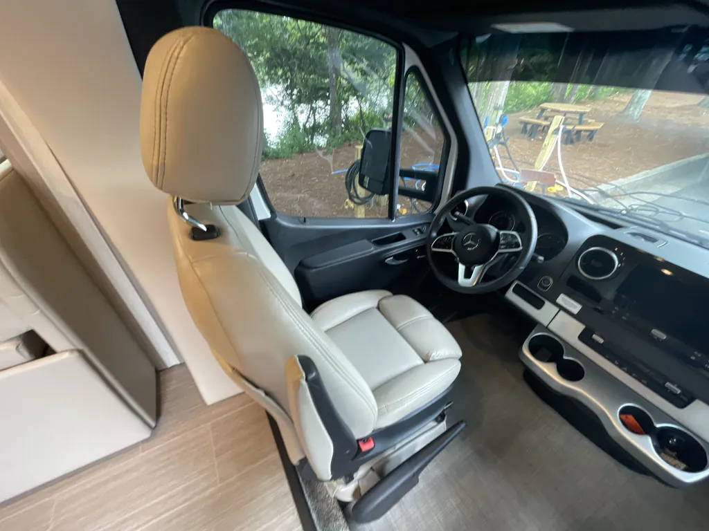 2023 Thor Motor Coach Tiburon 24FB, Photos photo 23