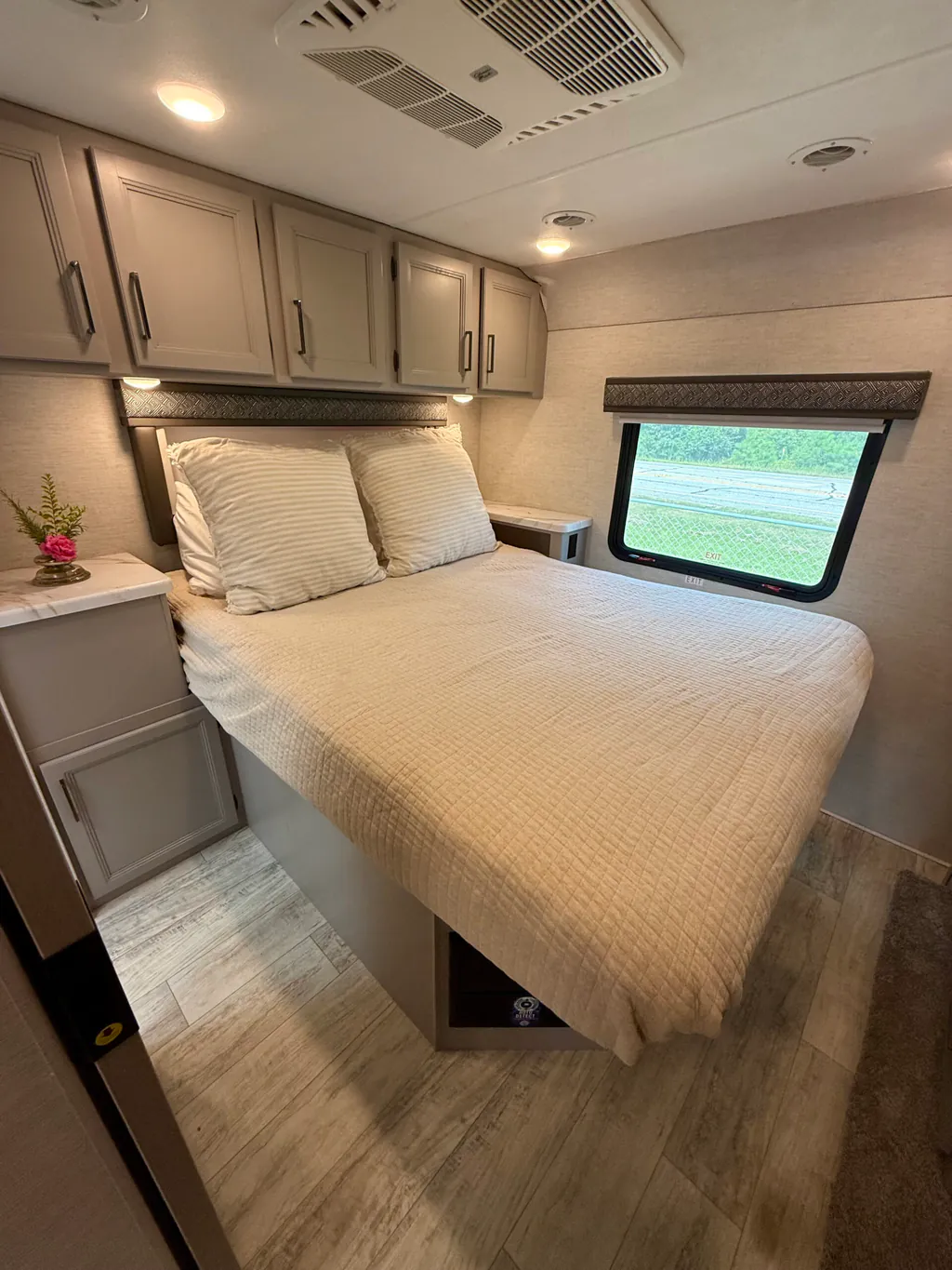 2024 Thor Motor Coach Chateau 31EV, Photos photo 19