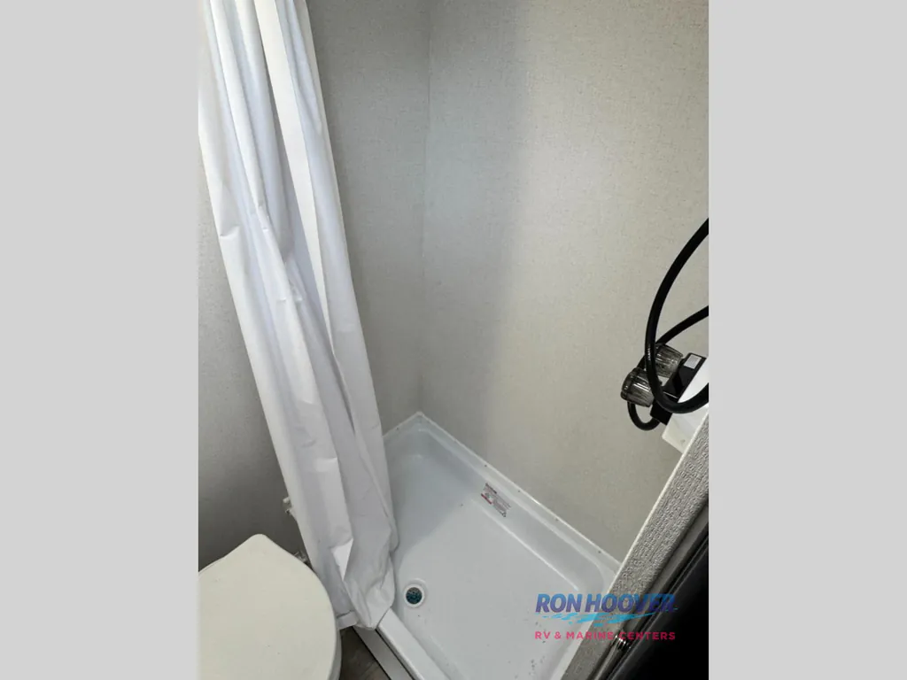 2026 Shasta Compact 17LB, Photos photo 10