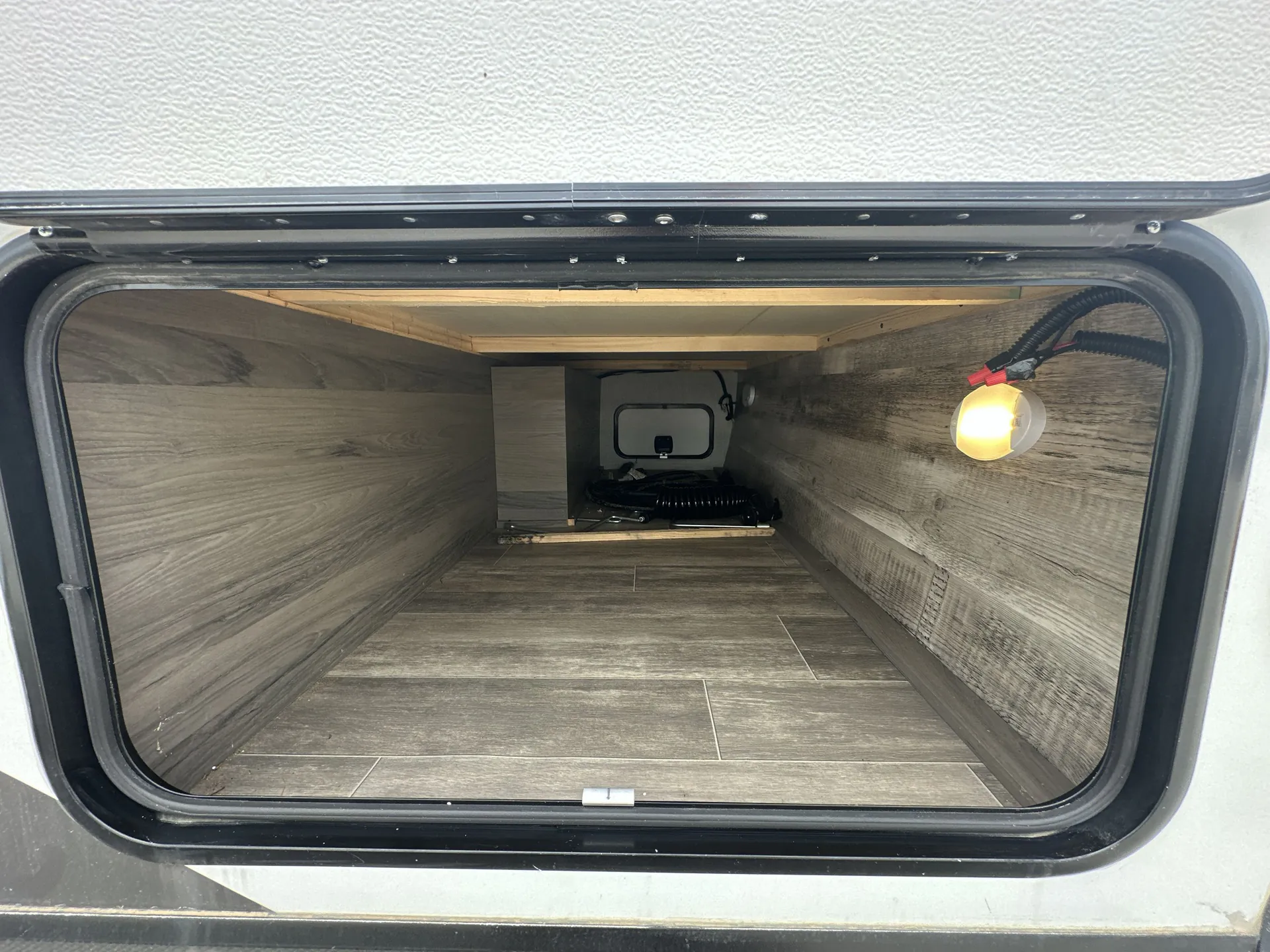 2023 Gulf Stream Vista Cruiser 19RBS — living area main