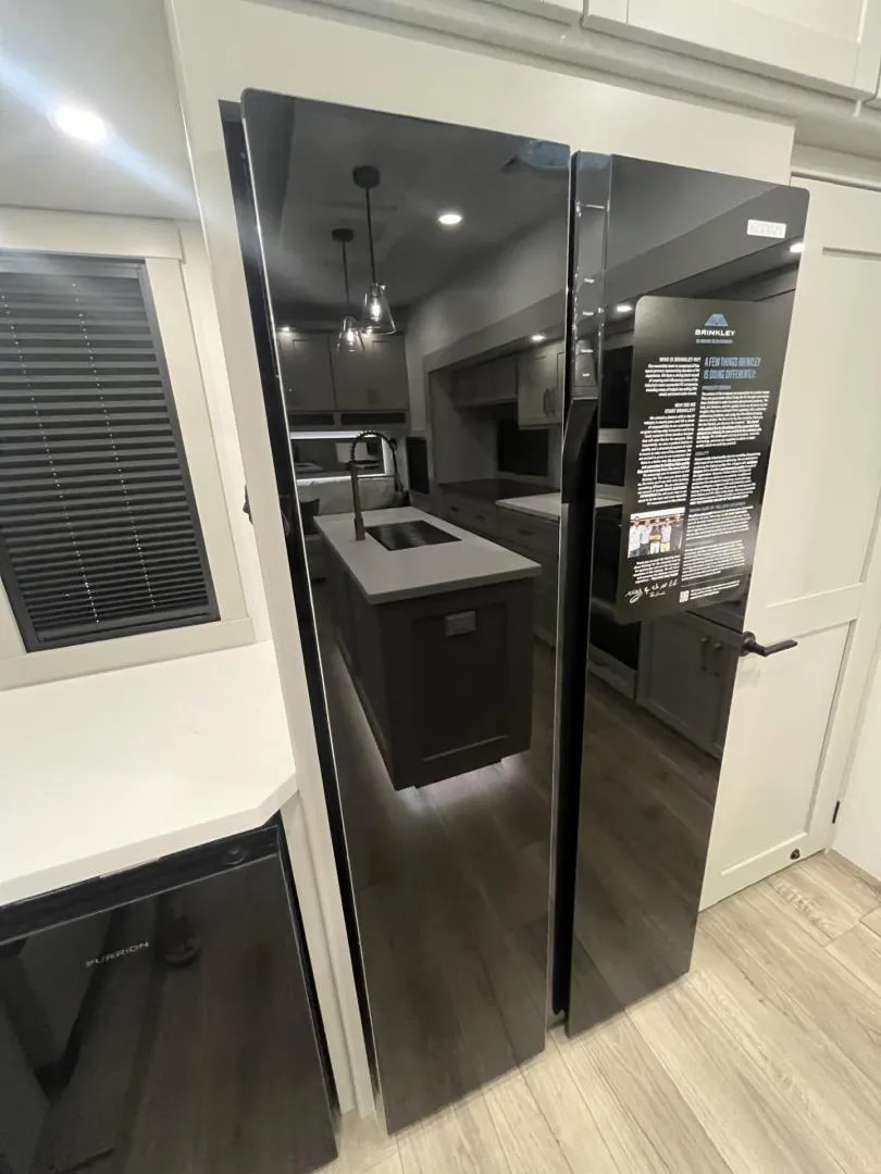 2026 Brinkley Model Z 3300, Photos photo 21