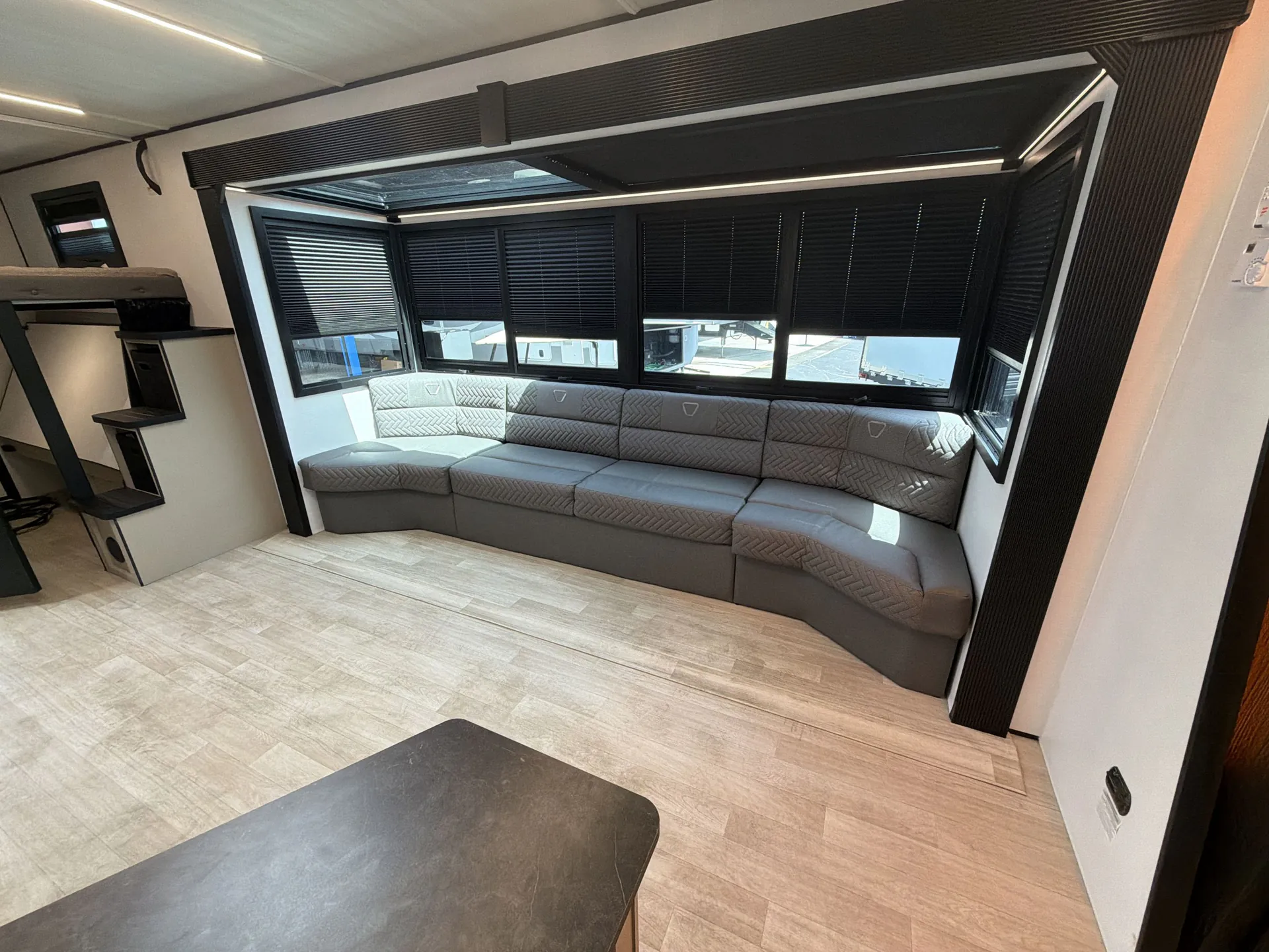 2026 Keystone Walkabout 26MAX — living area main