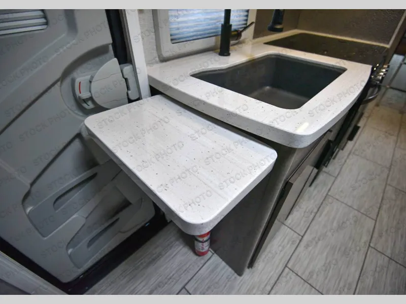 2026 Lance Lance Travel Trailers 2185 - Photo 4
