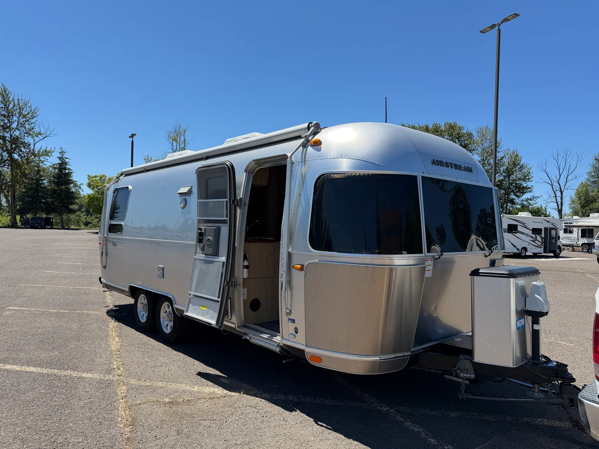 2018 Airstream Flying Cloud 25RB - Photo 2
