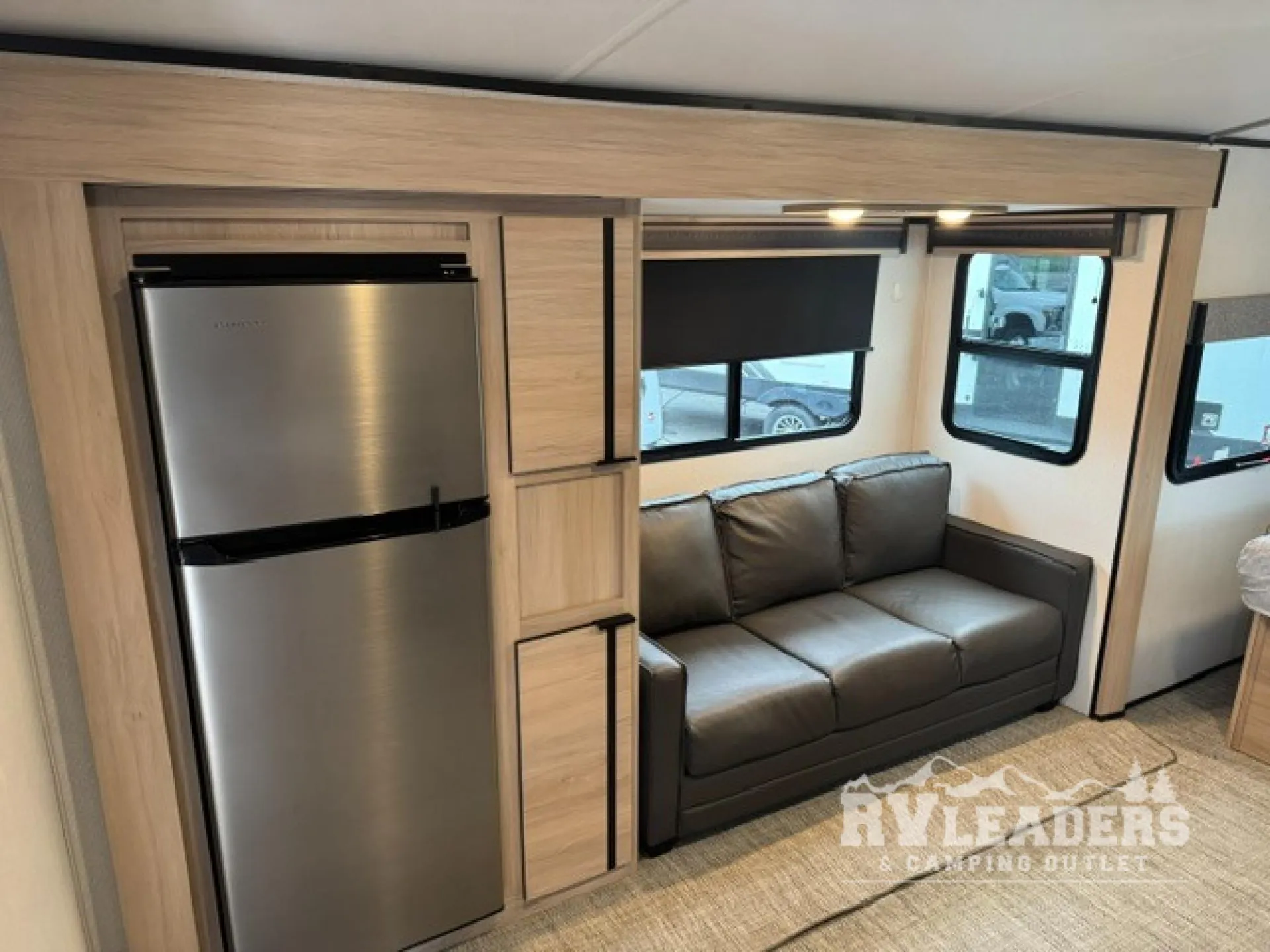 2021 Cruiser RV Radiance 21RB - Photo 3