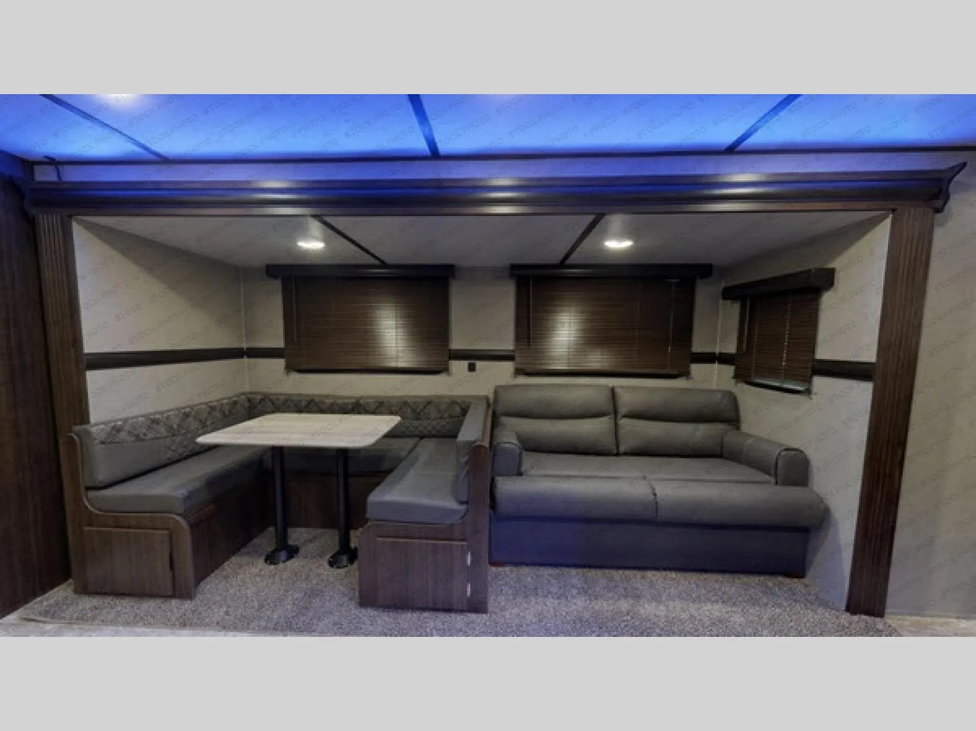 2020 CrossRoads Zinger 328SB - Photo 4