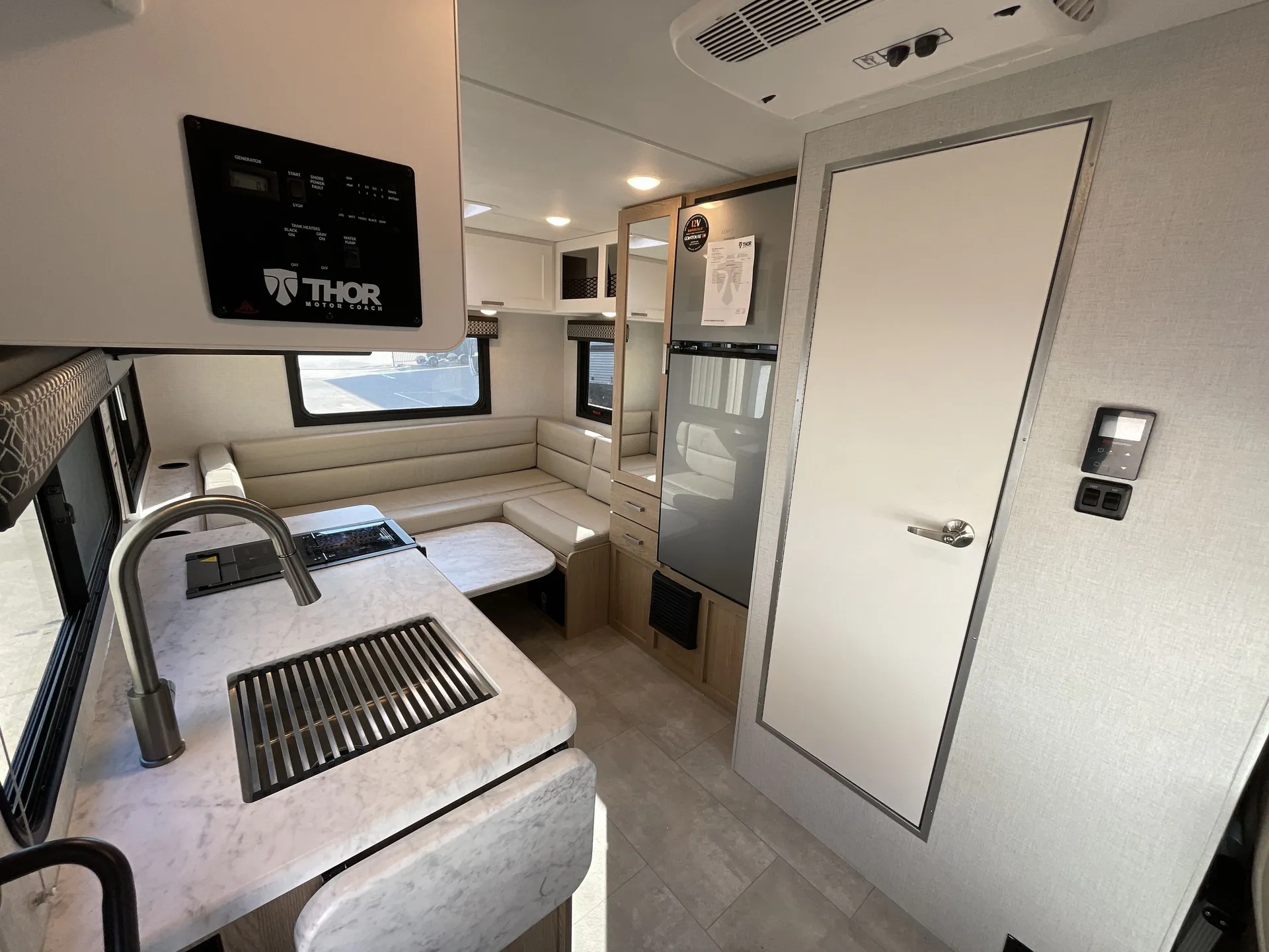 2026 Thor Motor Coach Freedom Elite 19HE — living area main