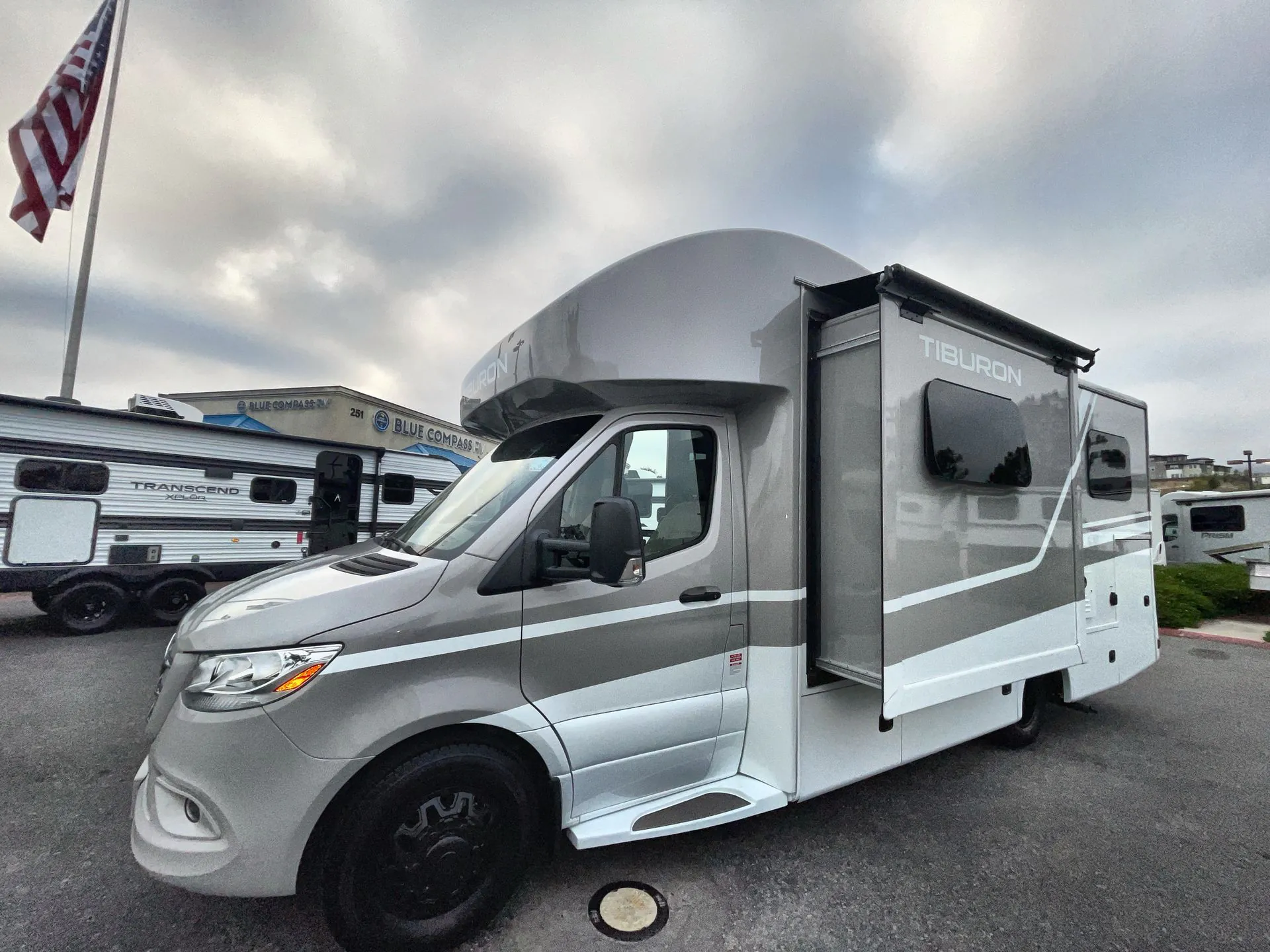 2026 Thor Motor Coach Tiburon Sprinter 24XL - Photo 3