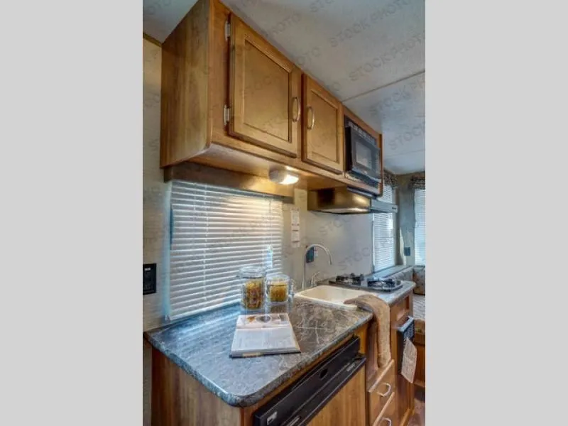 2017 Keystone RV Summerland Mini 1750RD - Photo 2