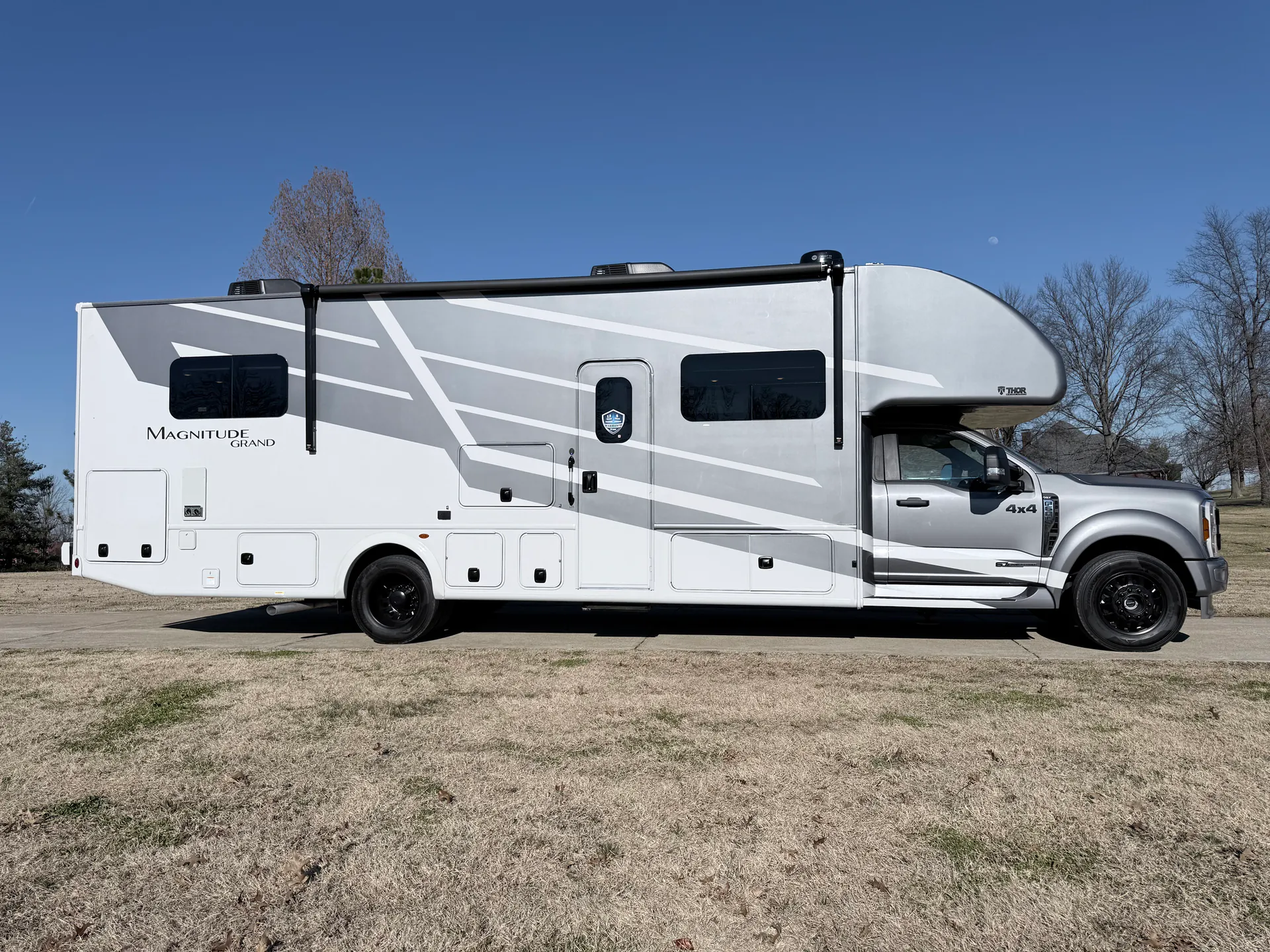 2026 Thor Motor Coach Magnitude Grand L35 - Photo 4