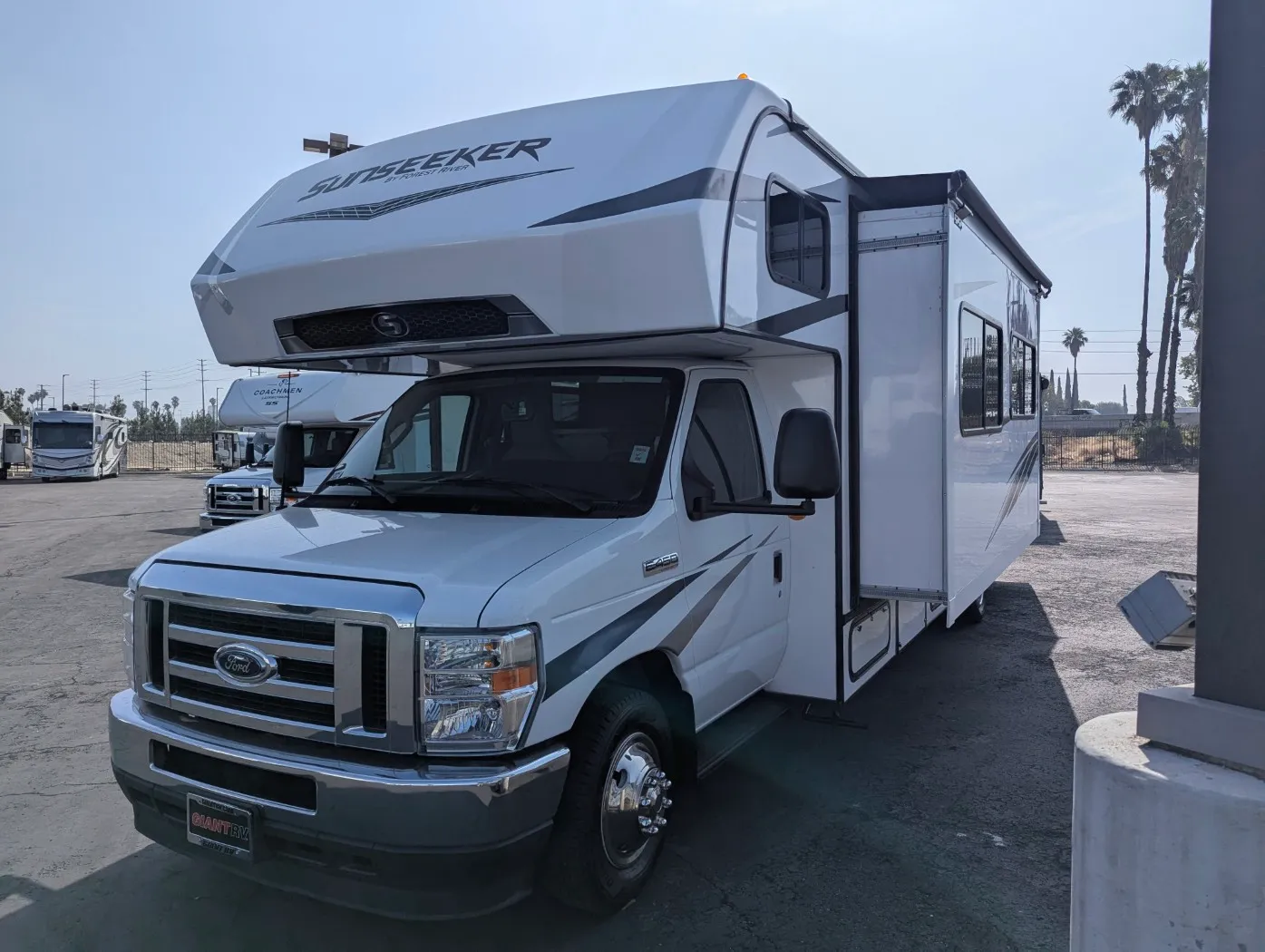 2024 Forest River Sunseeker 2850S LE - Photo 4
