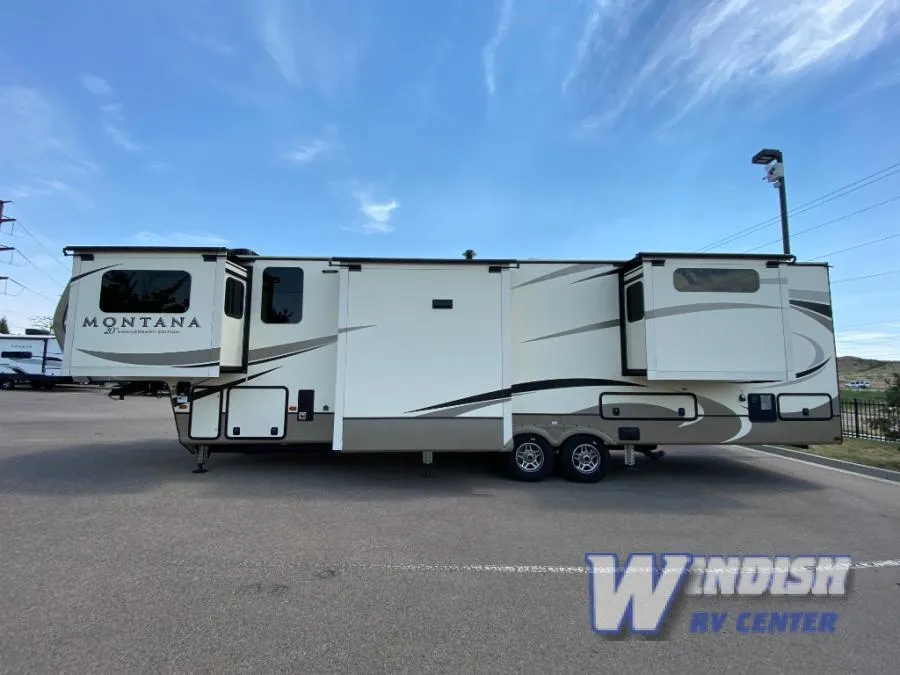2019 Keystone Montana 3761FL - Photo 3