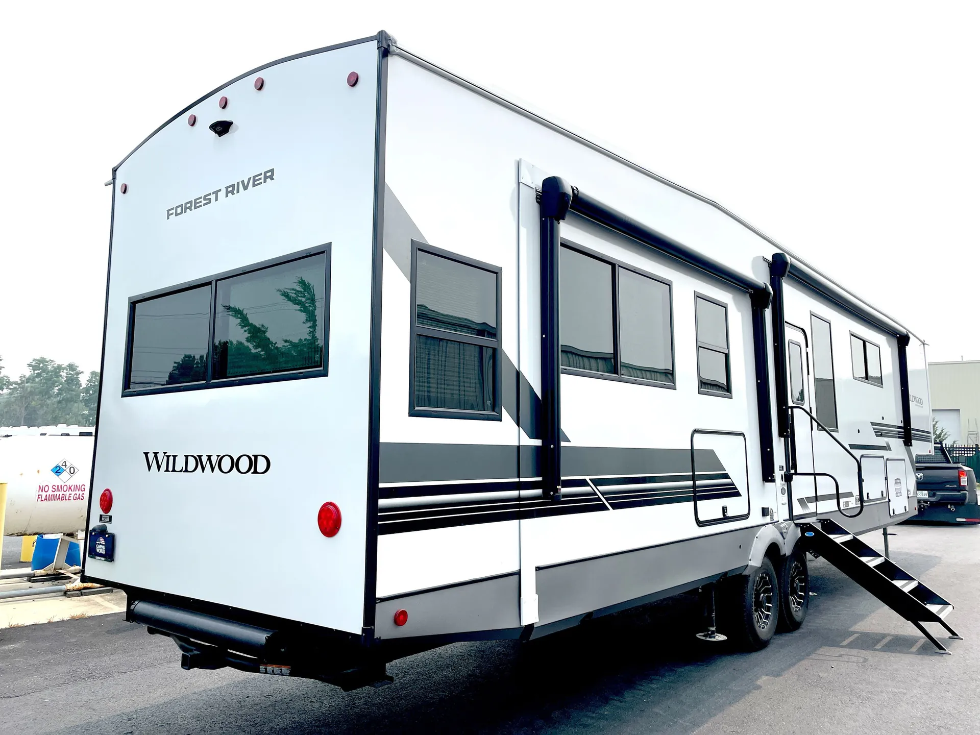 2027 Forest River Wildwood Heritage Glen 380WDR — campside