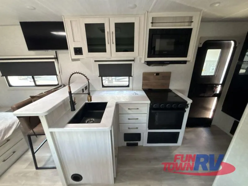 2025 Forest River Surveyor Legend 202RBLE - Photo 4