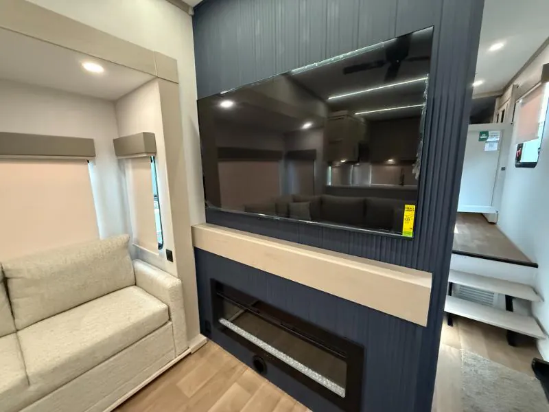 2026 Forest River Columbus 379MBL — Photo 5