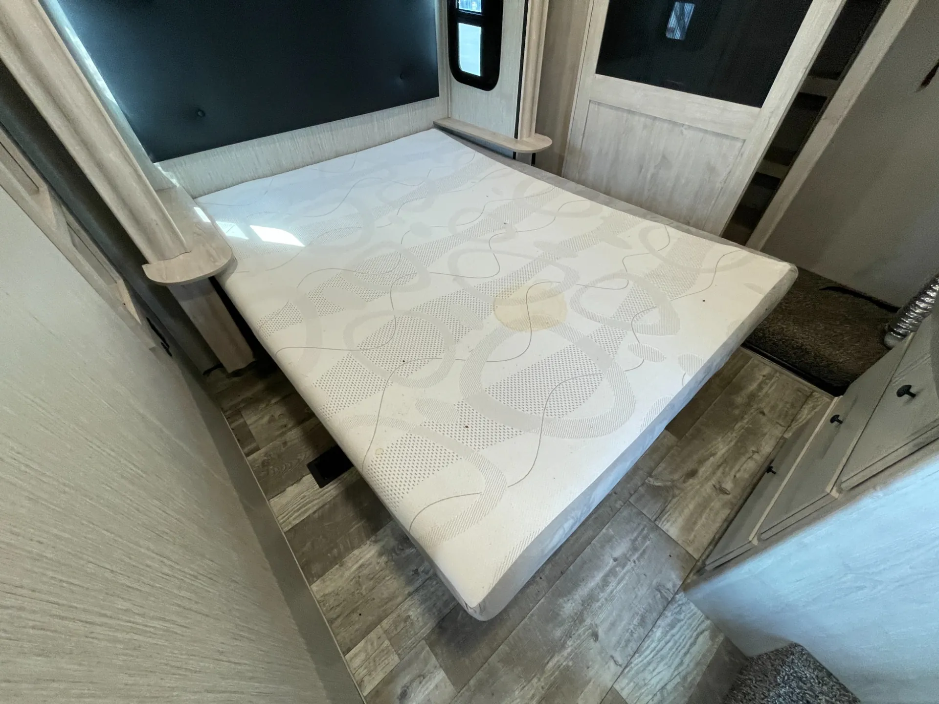 2022 Forest River Sandpiper Luxury 388BHRD - Photo 4