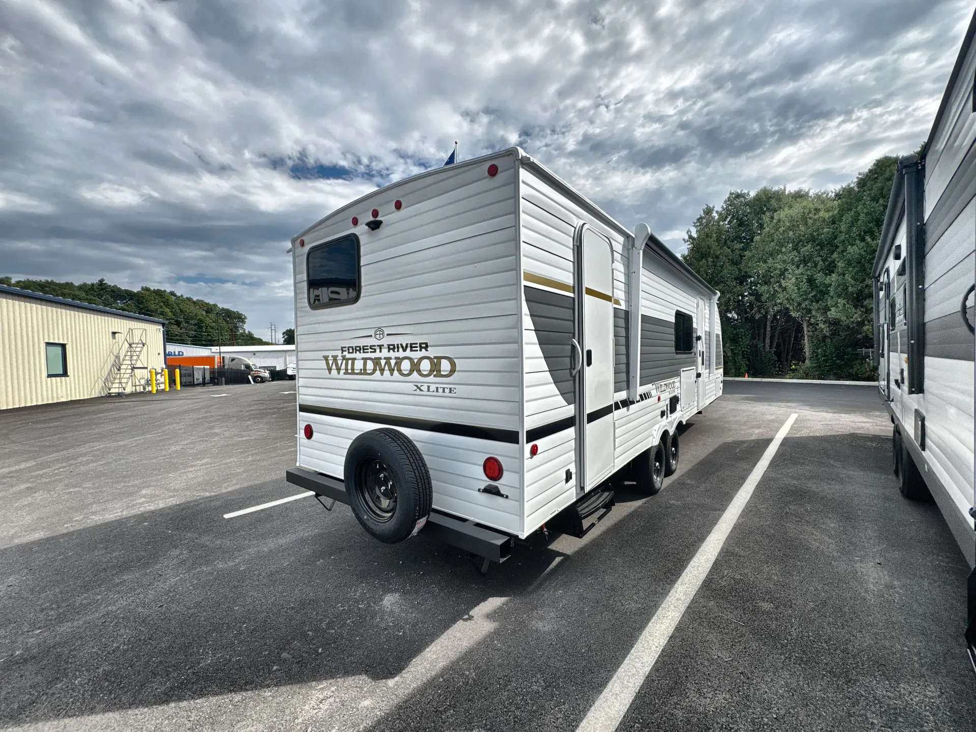 2027 Forest River Wildwood 263BHXL — backside