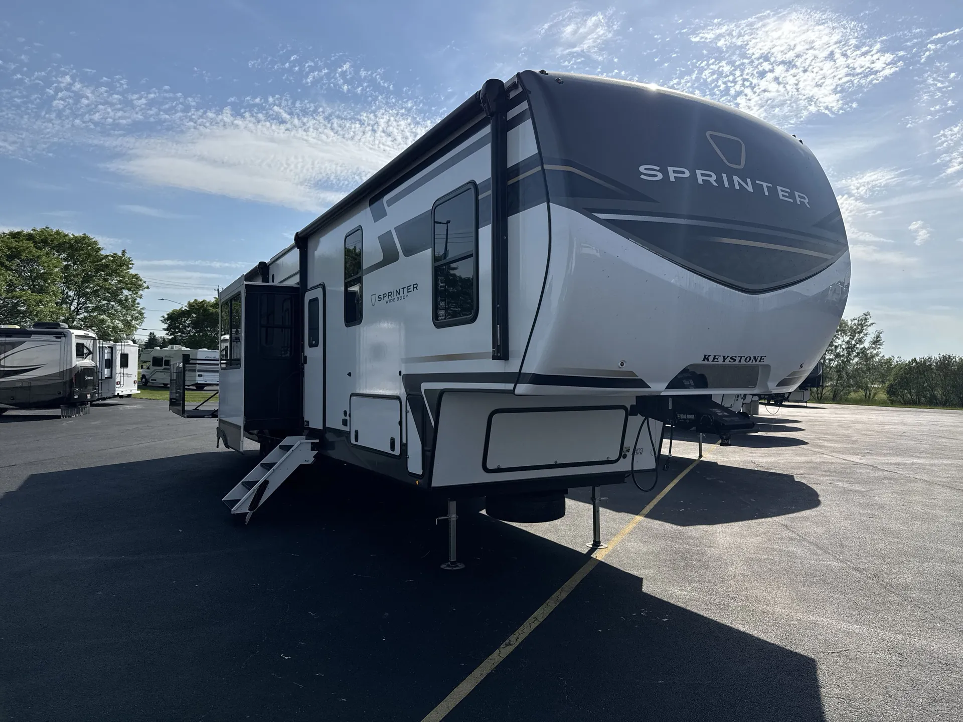2026 Keystone Sprinter 3950SSP - Photo 2