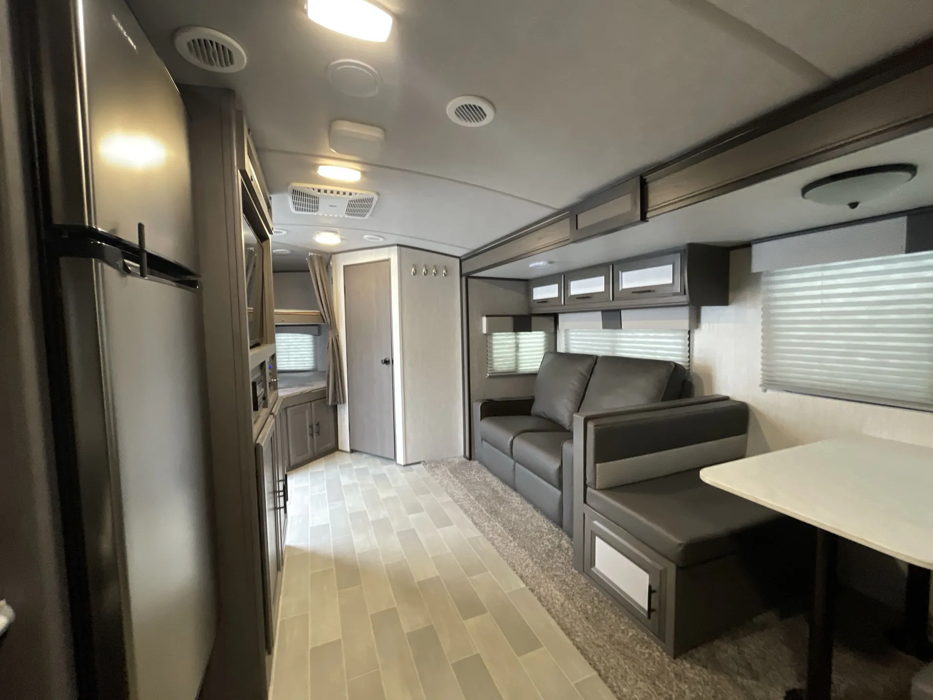 2020 cruiser rv Fun Finder 27BH — living area main