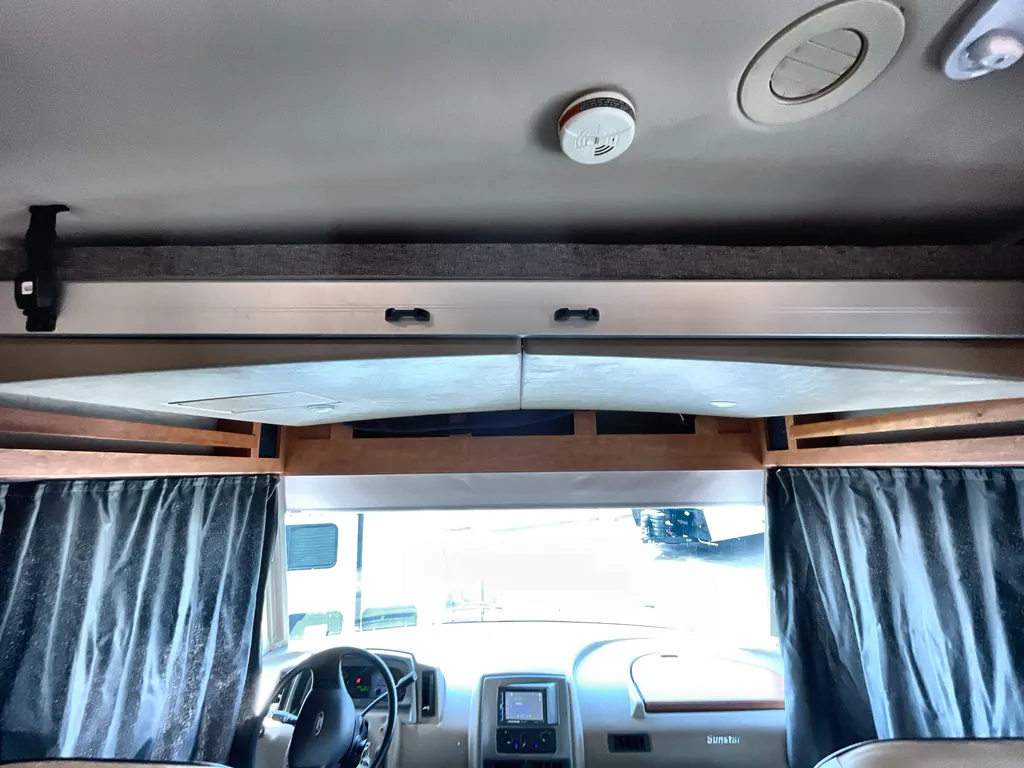 2018 Winnebago Sunstar 27P, Photos photo 18