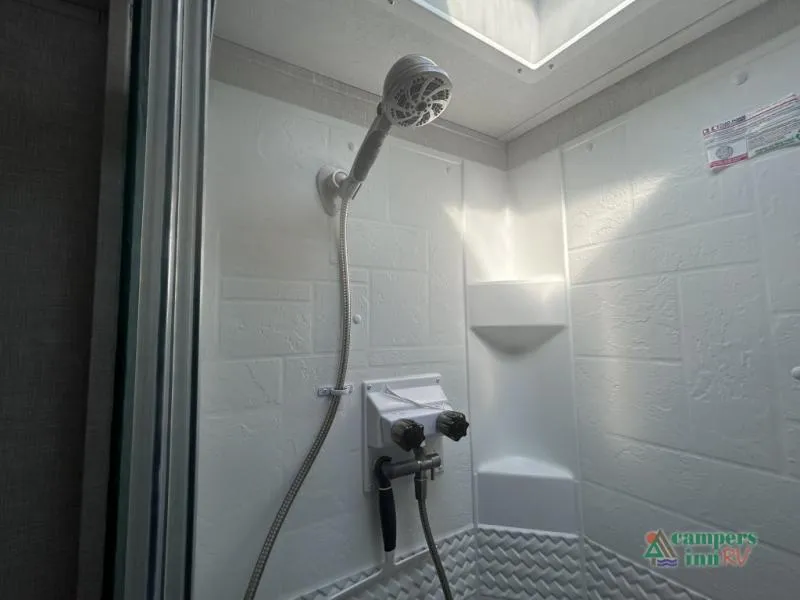 2022 Forest River Rockwood Ultra Lite 2706WS - Photo 3