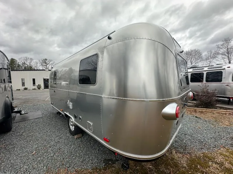 2026 Airstream World Traveler 22RB - Photo 4