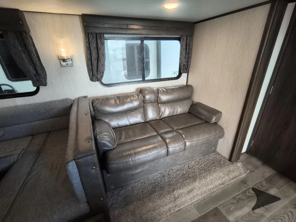 2019 Forest River Cherokee Alpha Wolf 26DBH-L, Photos photo 22