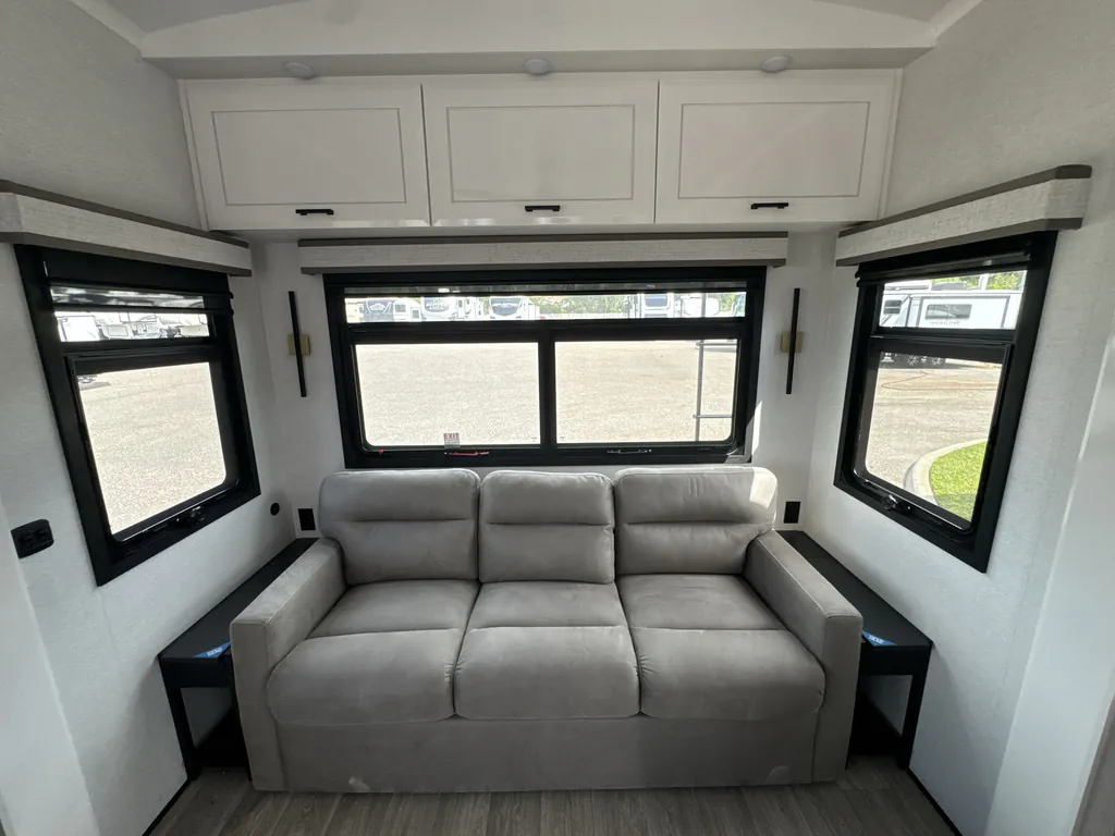 2027 Jayco Pinnacle 36FBTS, Photos photo 10