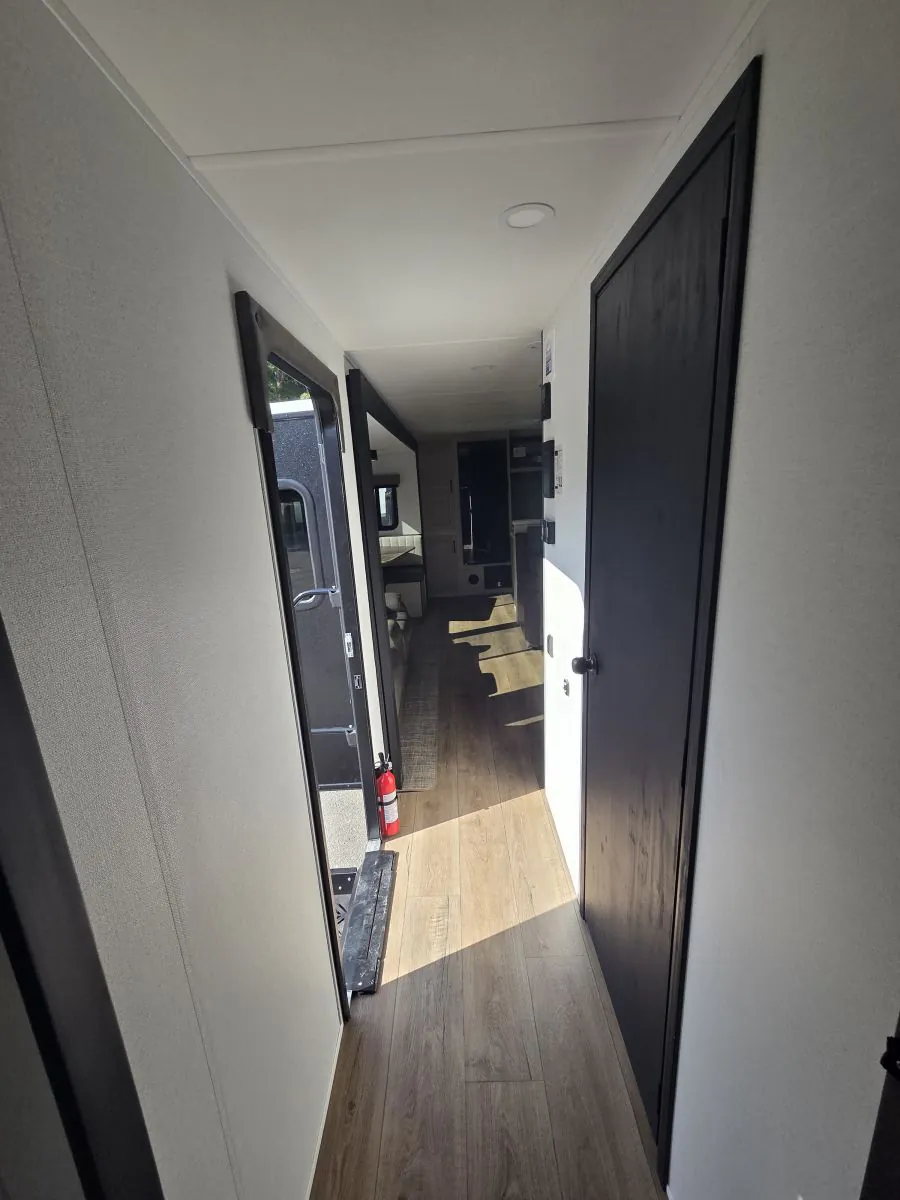 2027 Forest River Solaire 3060RKTS, Photos photo 47