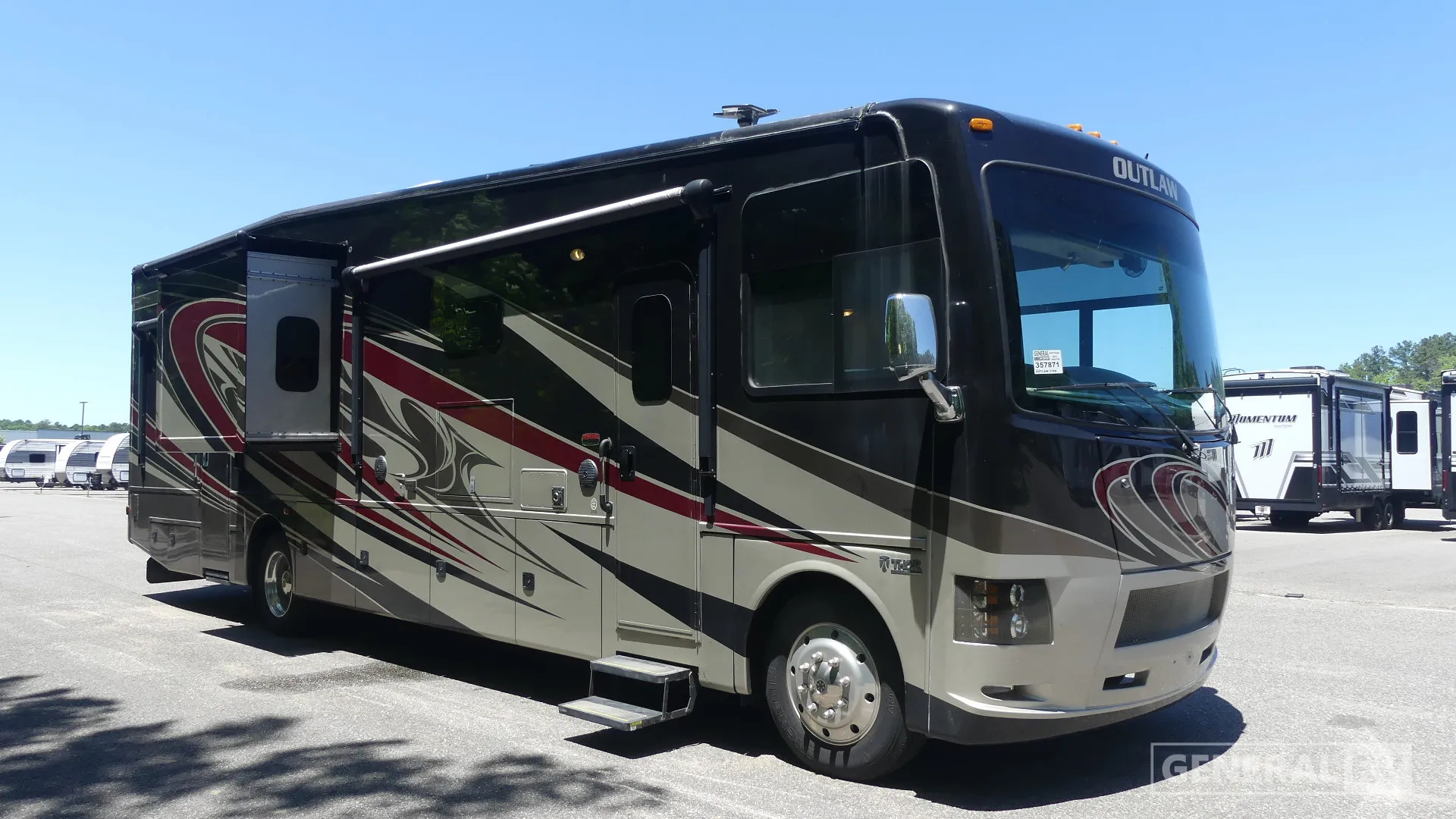 2017 Thor Motor Coach Outlaw 37RB - Photo 2