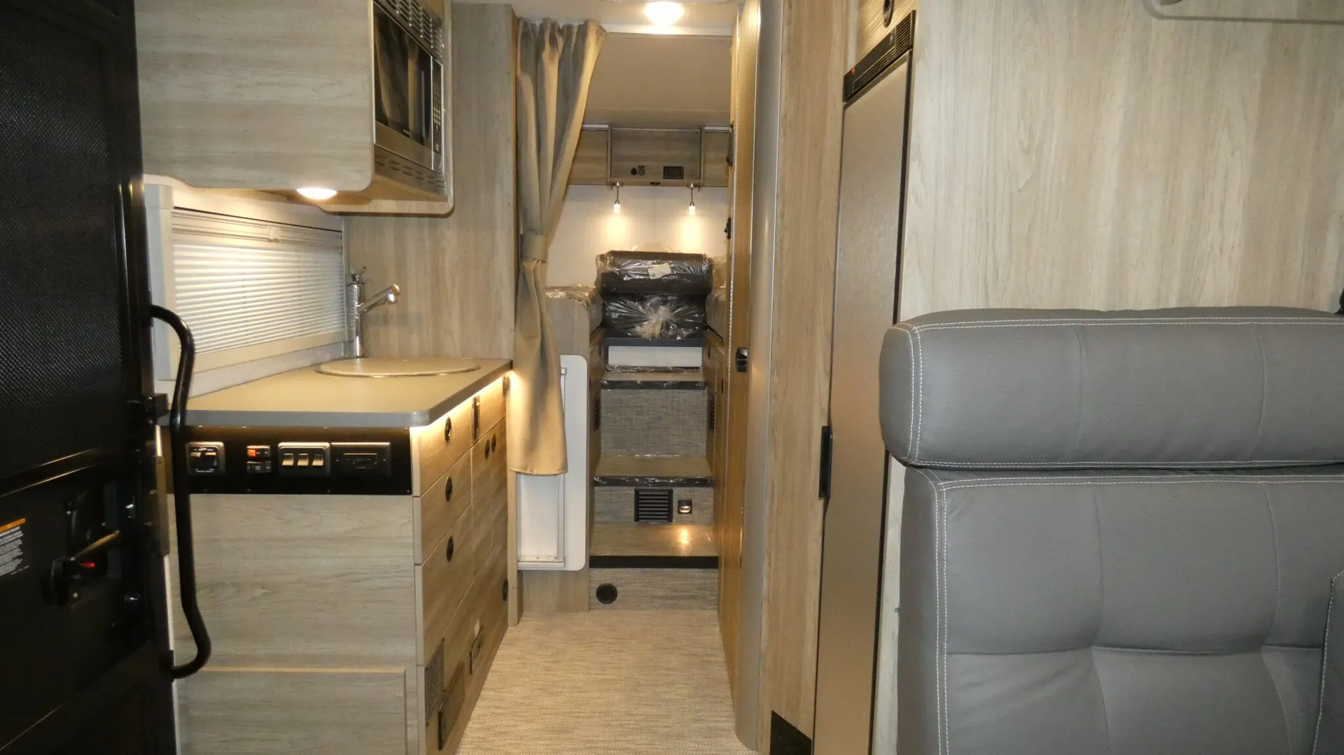 2026 Winnebago EKKO Sprinter 23B - Photo 3