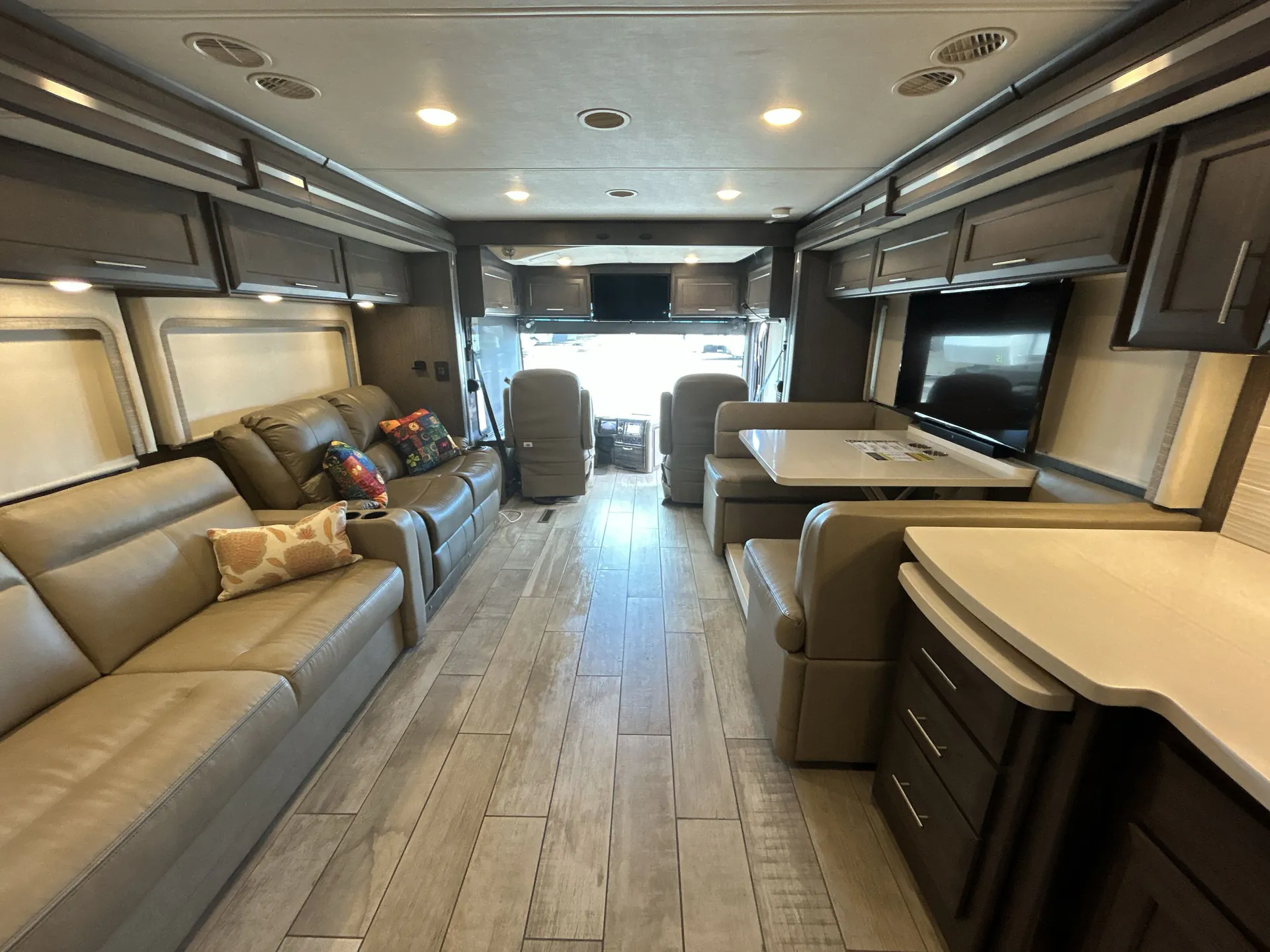2020 Thor Motor Coach Aria 3902 — living area main