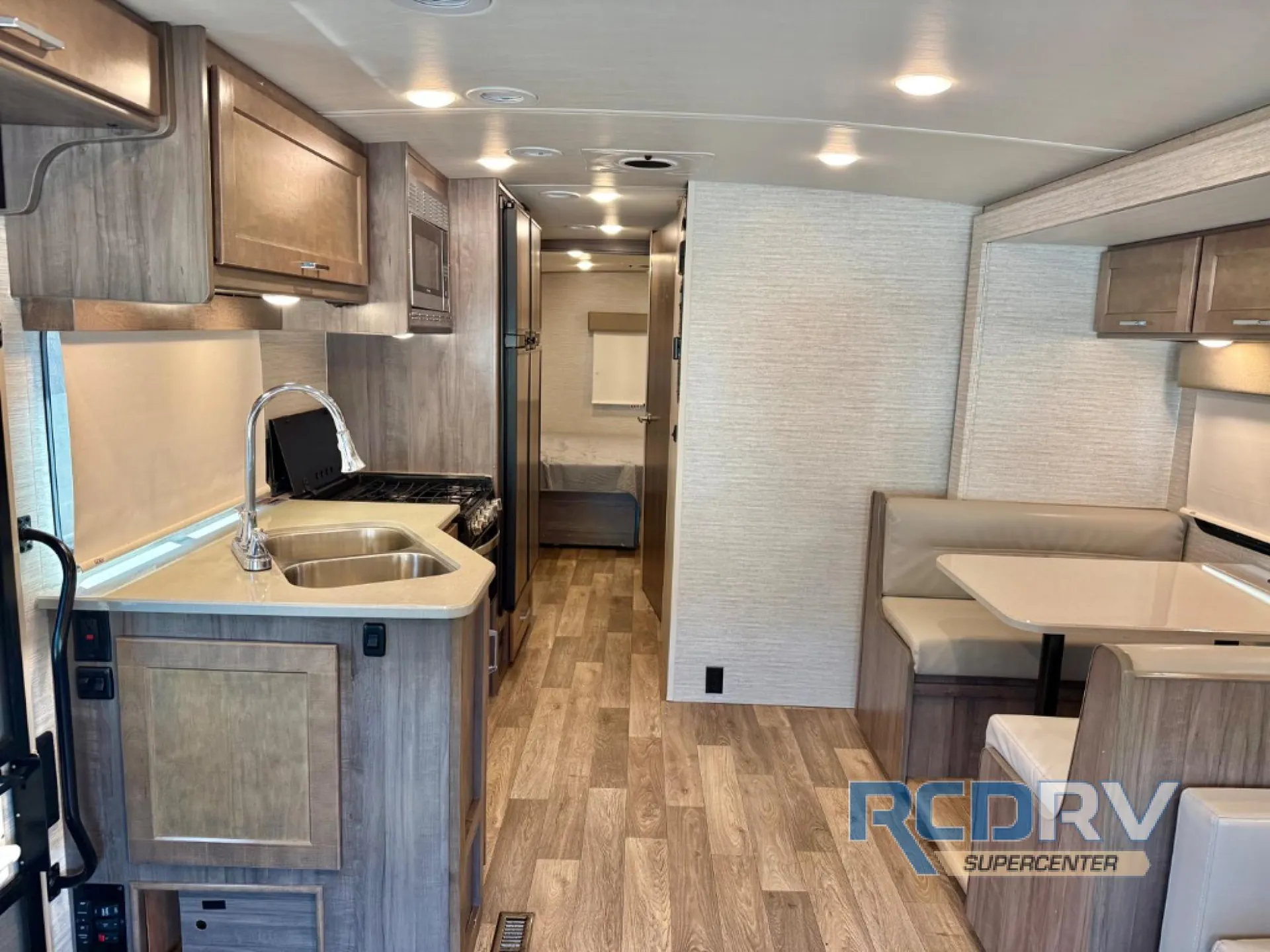 2022 Winnebago Vista 35U - Photo 3