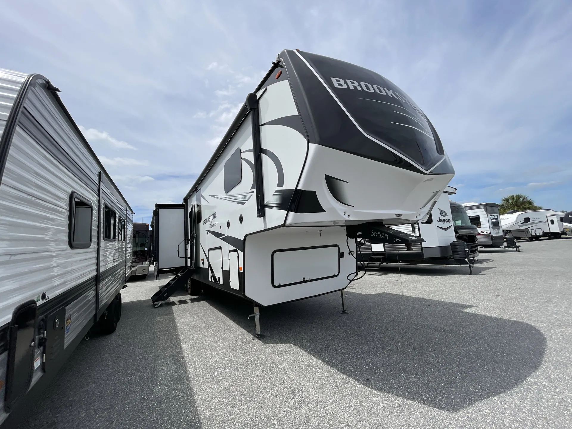 2023 Coachmen Brookstone 352RLD - Photo 2